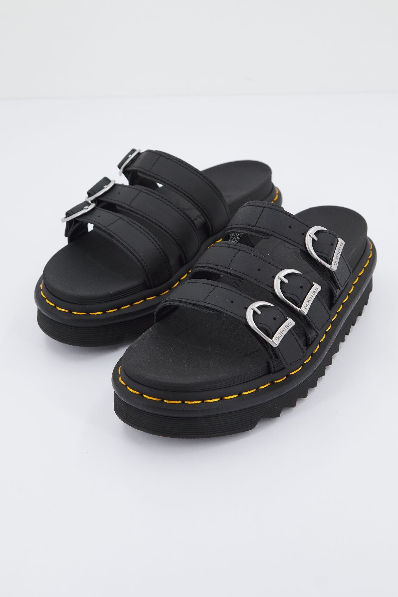 DR. MARTENS BLAIRE SLIDE HYDRO en color NEGRO (4)