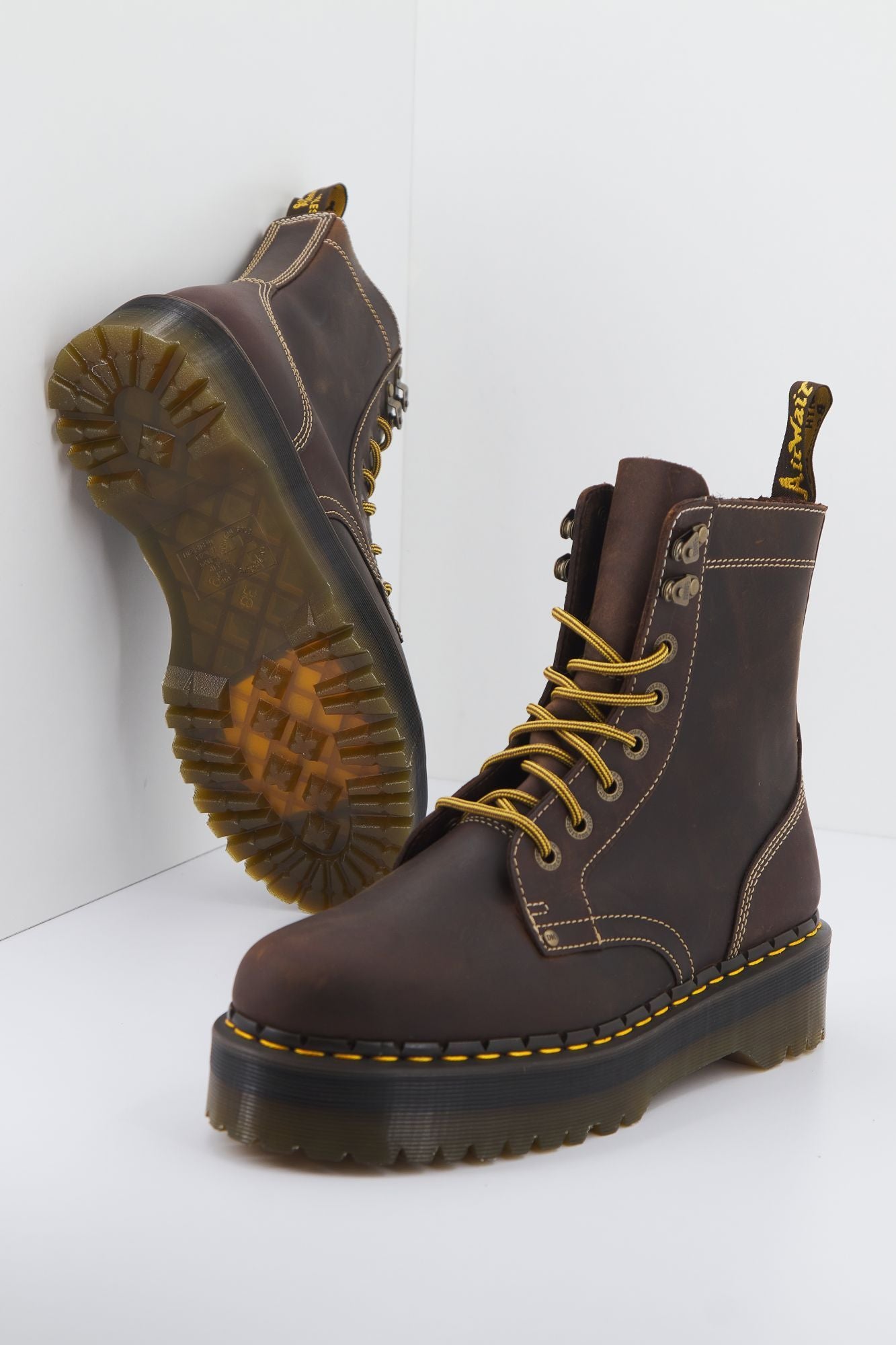 DR. MARTENS JADON ARC en color MARRON (2)
