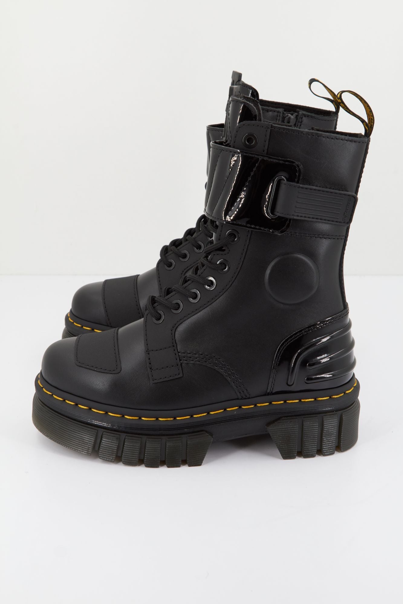 DR. MARTENS AUDRICK 10I BOOT en color NEGRO (1)