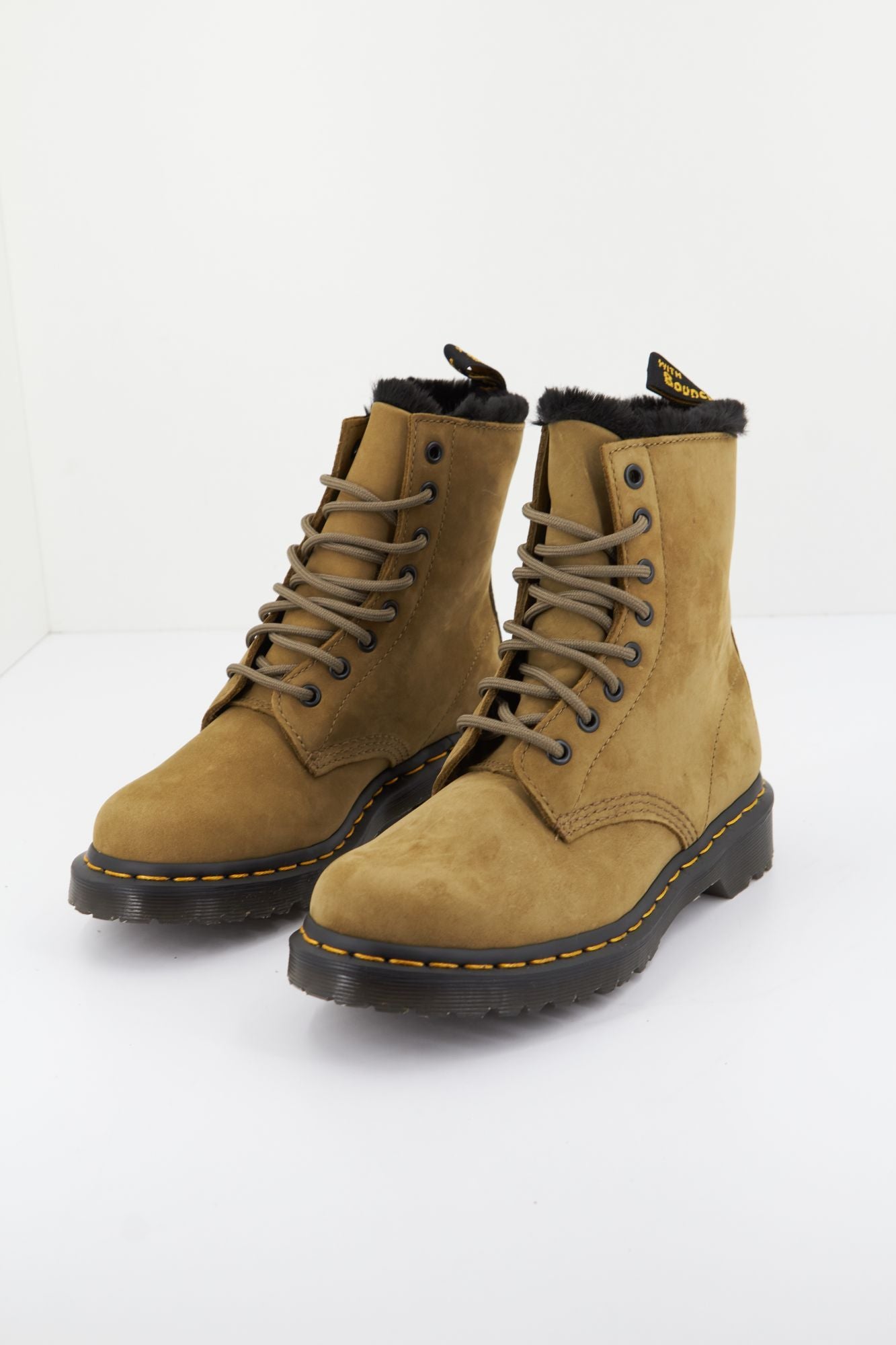 DR. MARTENS 1460 SERENA en color VERDE (3)