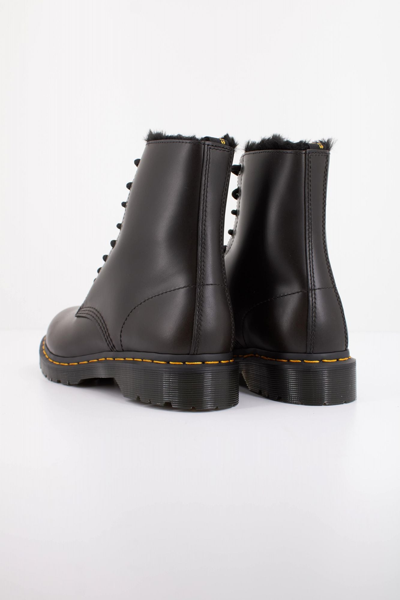 DR. MARTENS SERENA en color NEGRO (3)