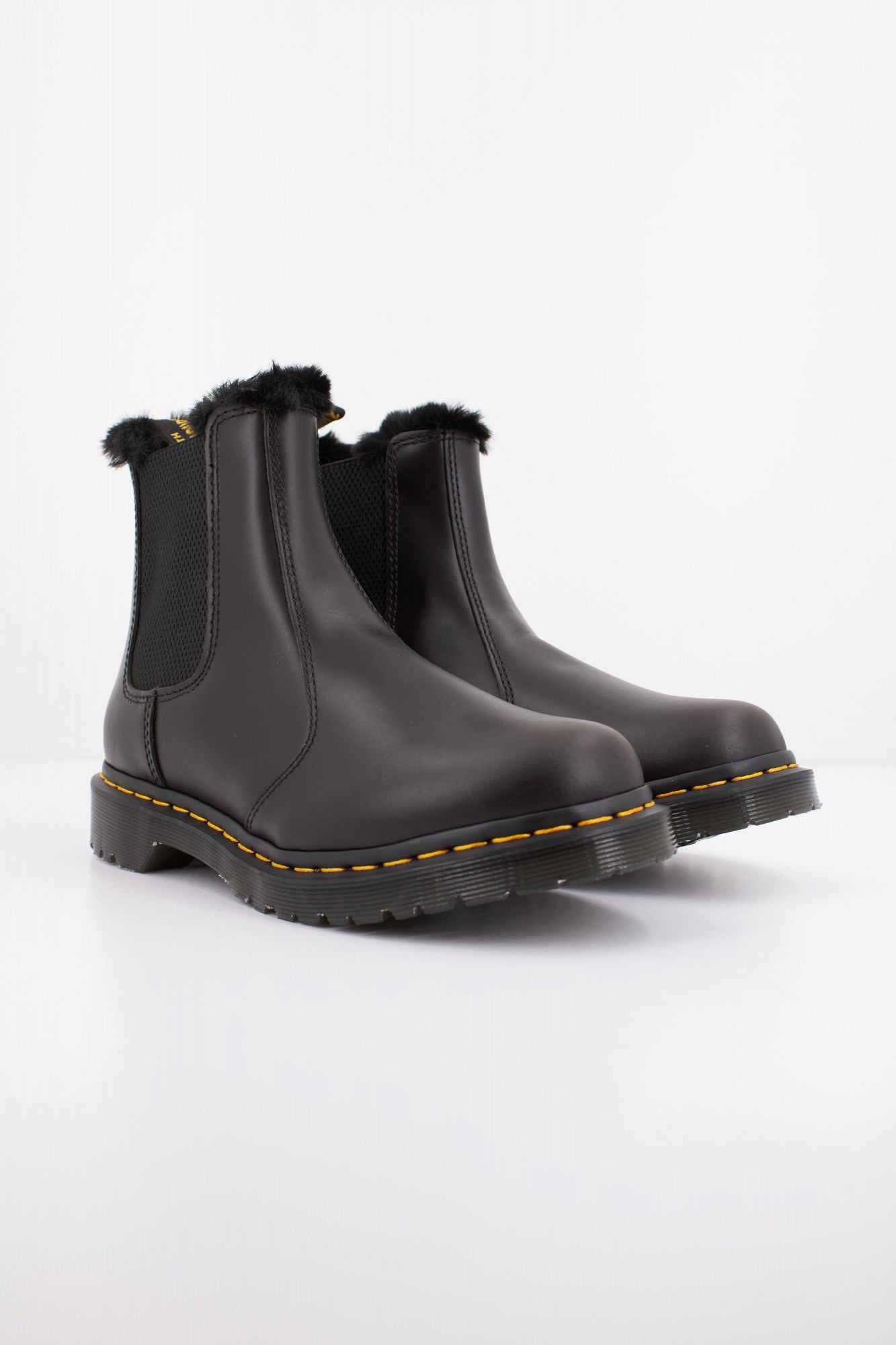 DR. MARTENS LEONORE en color NEGRO (2)