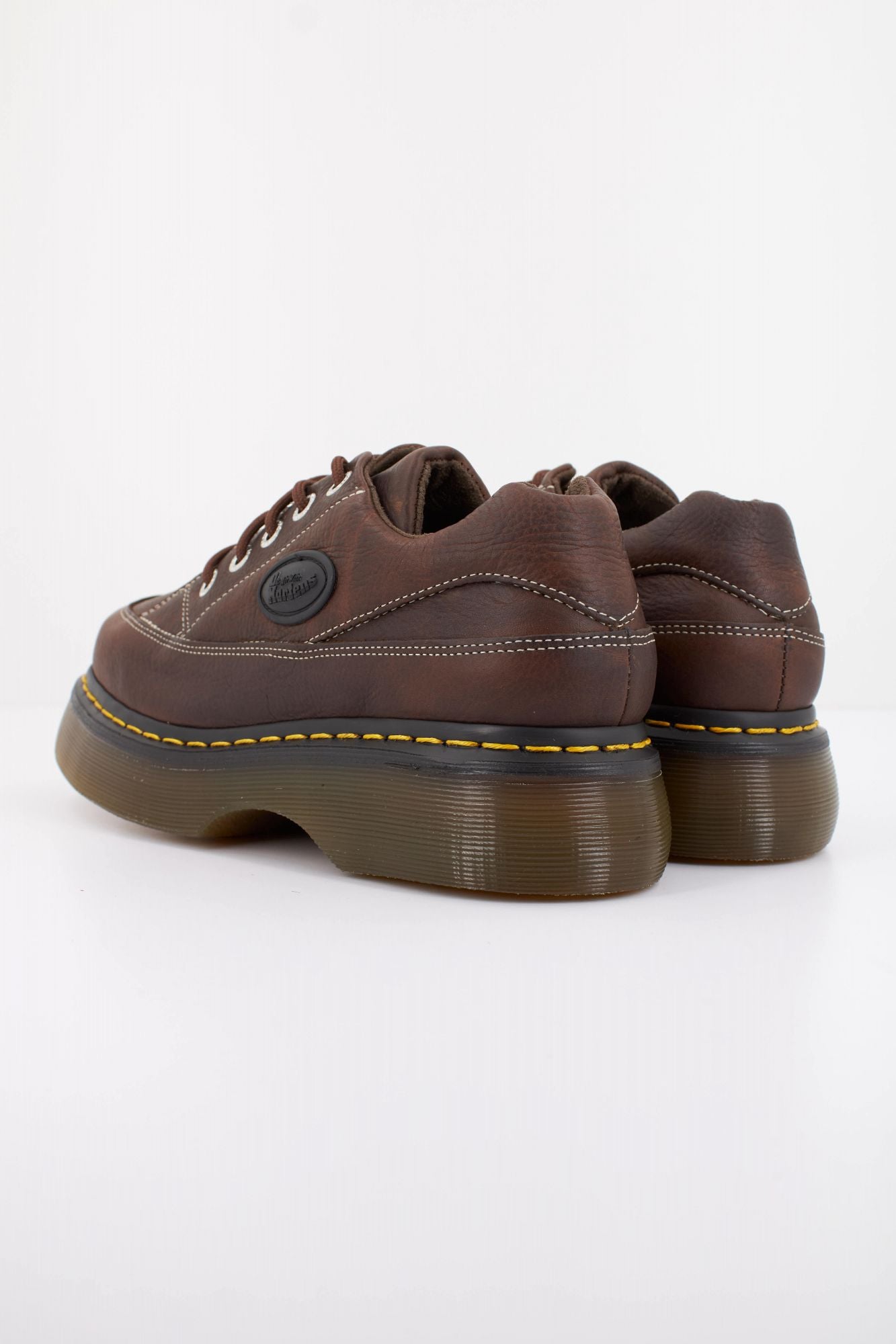 DR. MARTENS BUZZ 5I en color MARRON (3)
