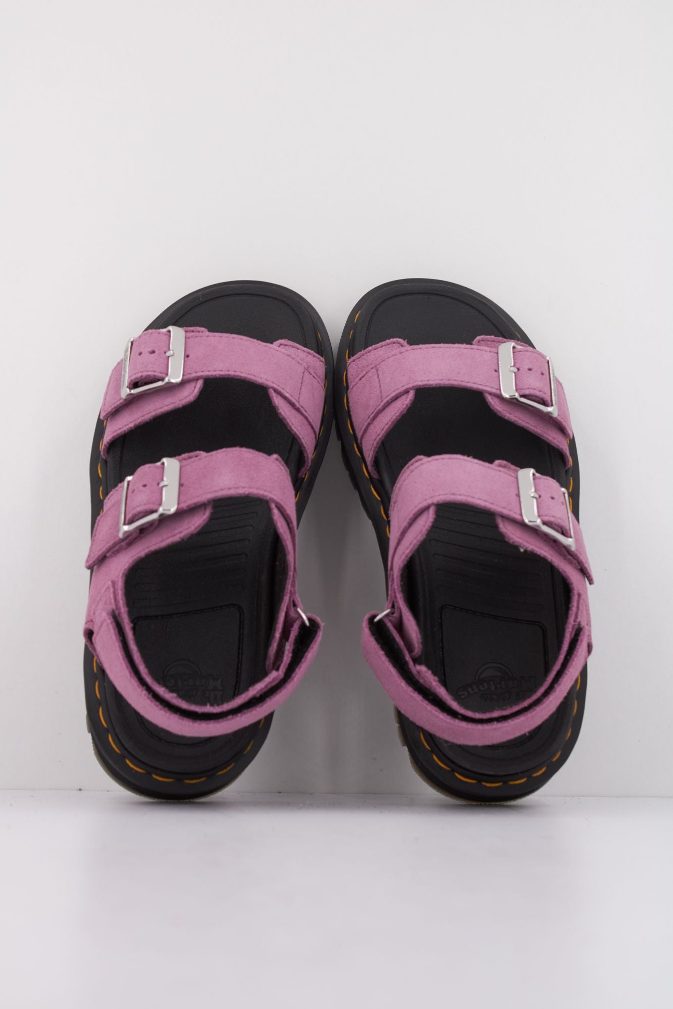 DR. MARTENS ZEBZAG SANDAL en color VIOLETA (3)