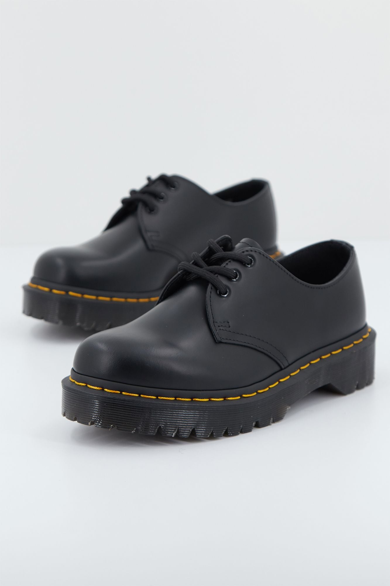 DR. MARTENS 1461 SMOOTH en color NEGRO (3)