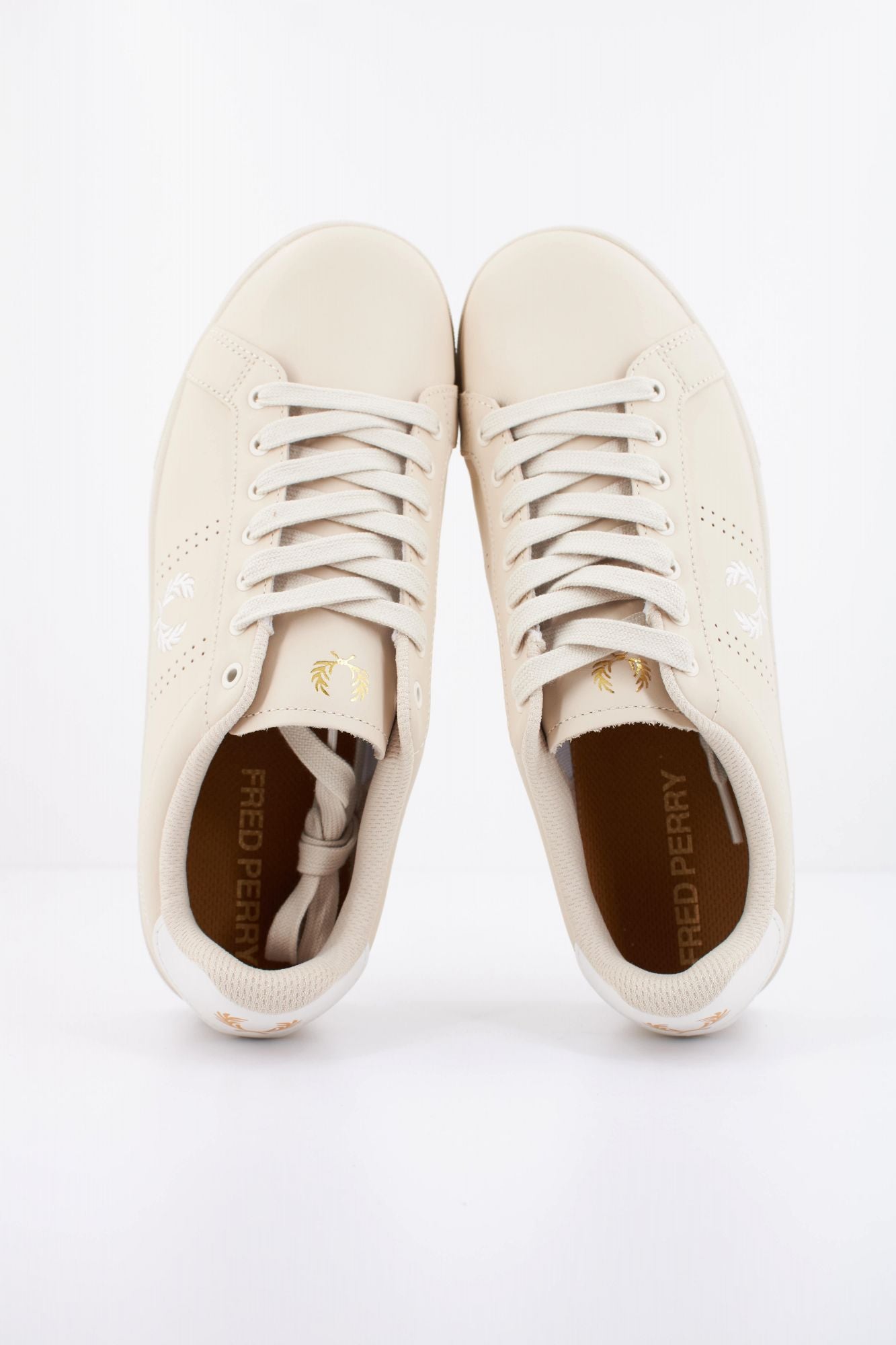 FRED PERRY B721 LEATHER en color BEIS (3)