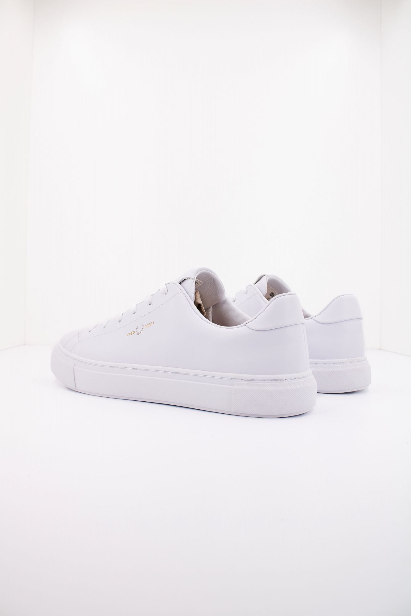 FRED PERRY B71 LEATHER en color BLANCO (3)