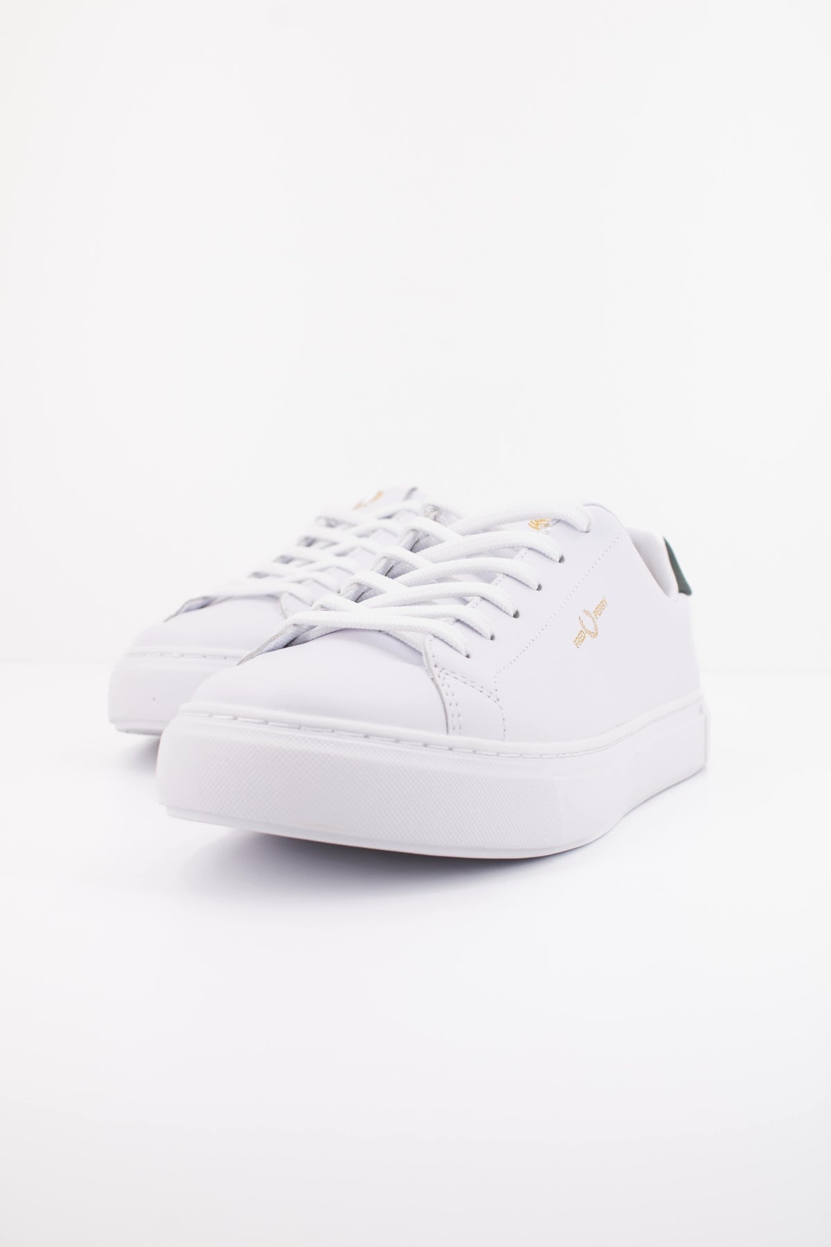 FRED PERRY B71 LEATHER en color BLANCO (2)