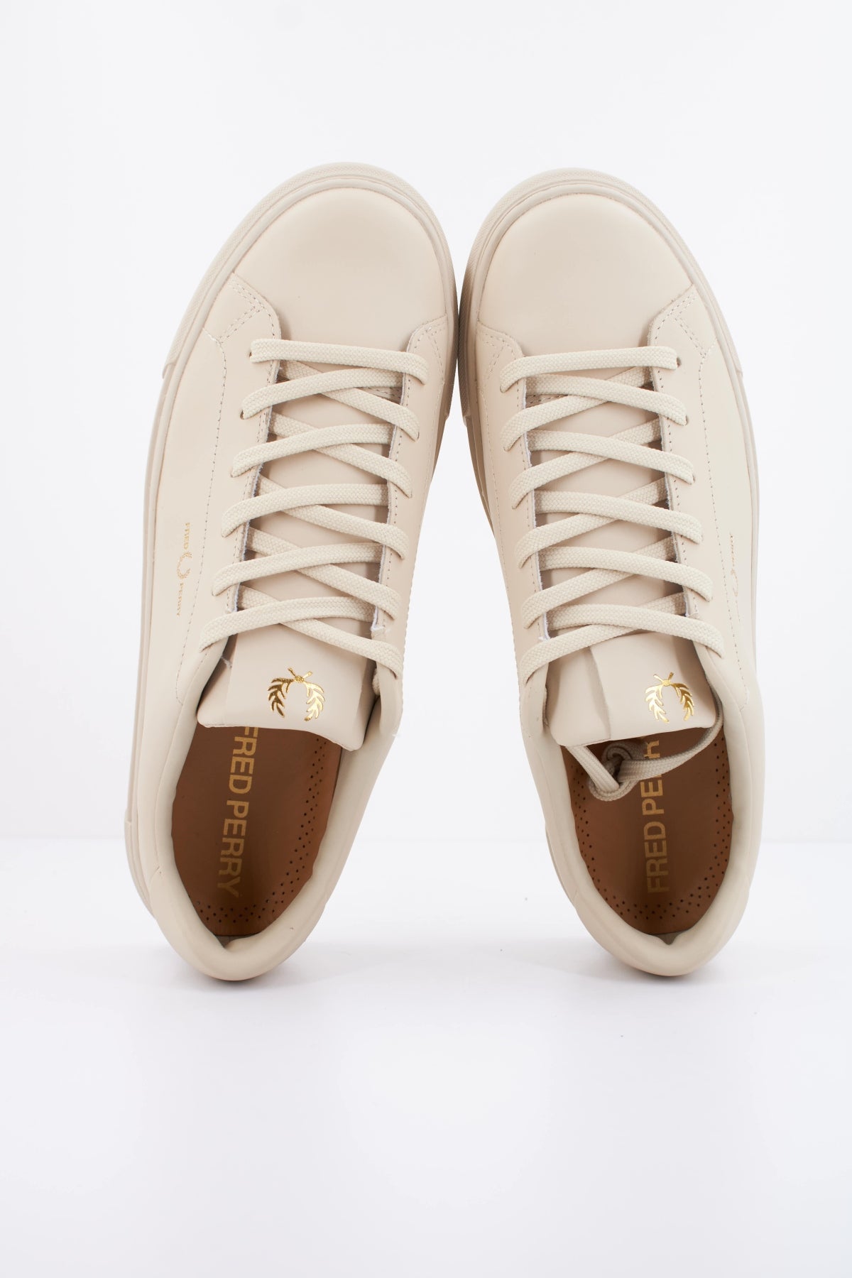 FRED PERRY B71 LEATHER en color MARRON CLARO (3)
