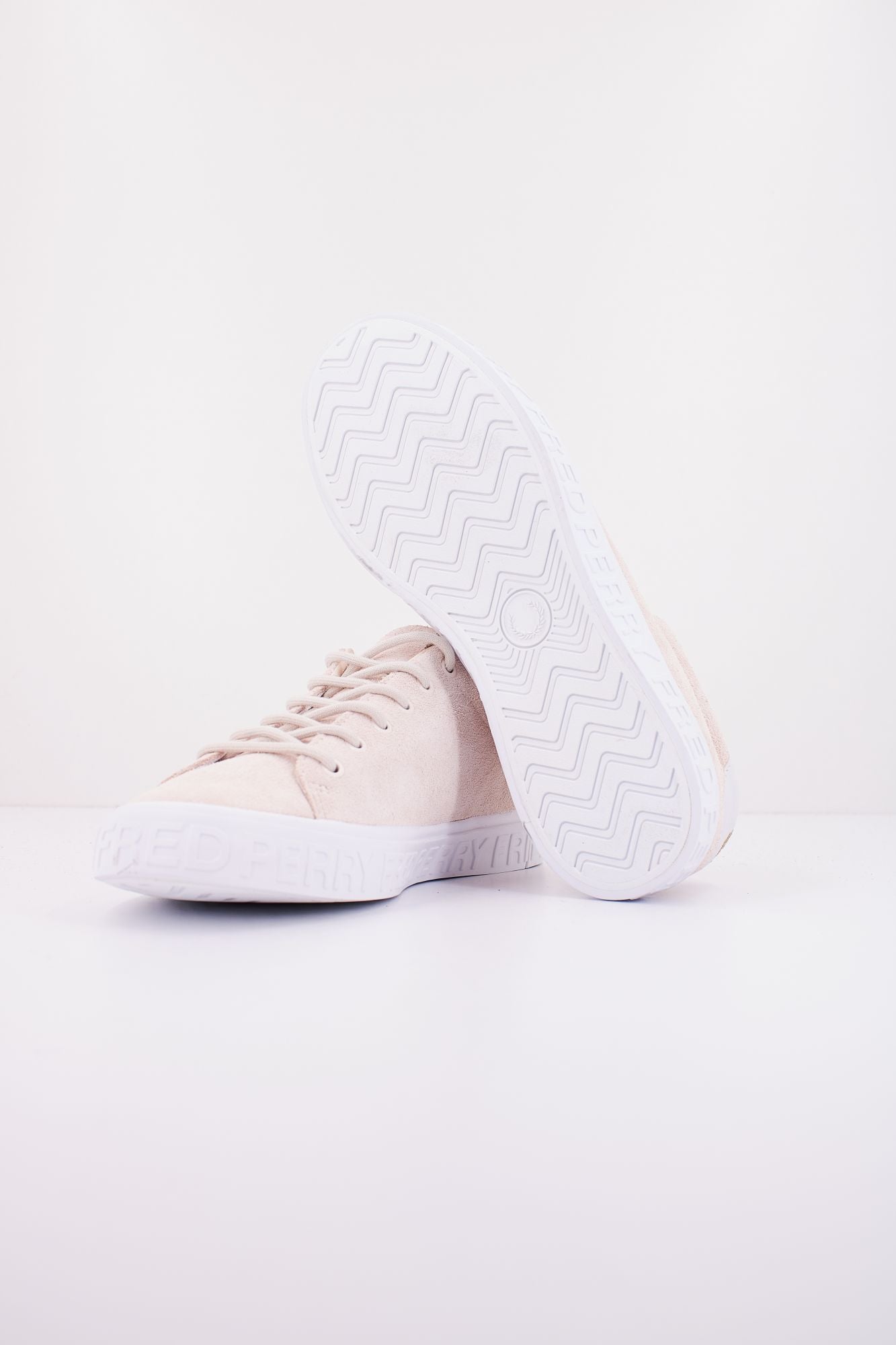 FRED PERRY LOTTIE SUEDE en color MARRON CLARO (4)