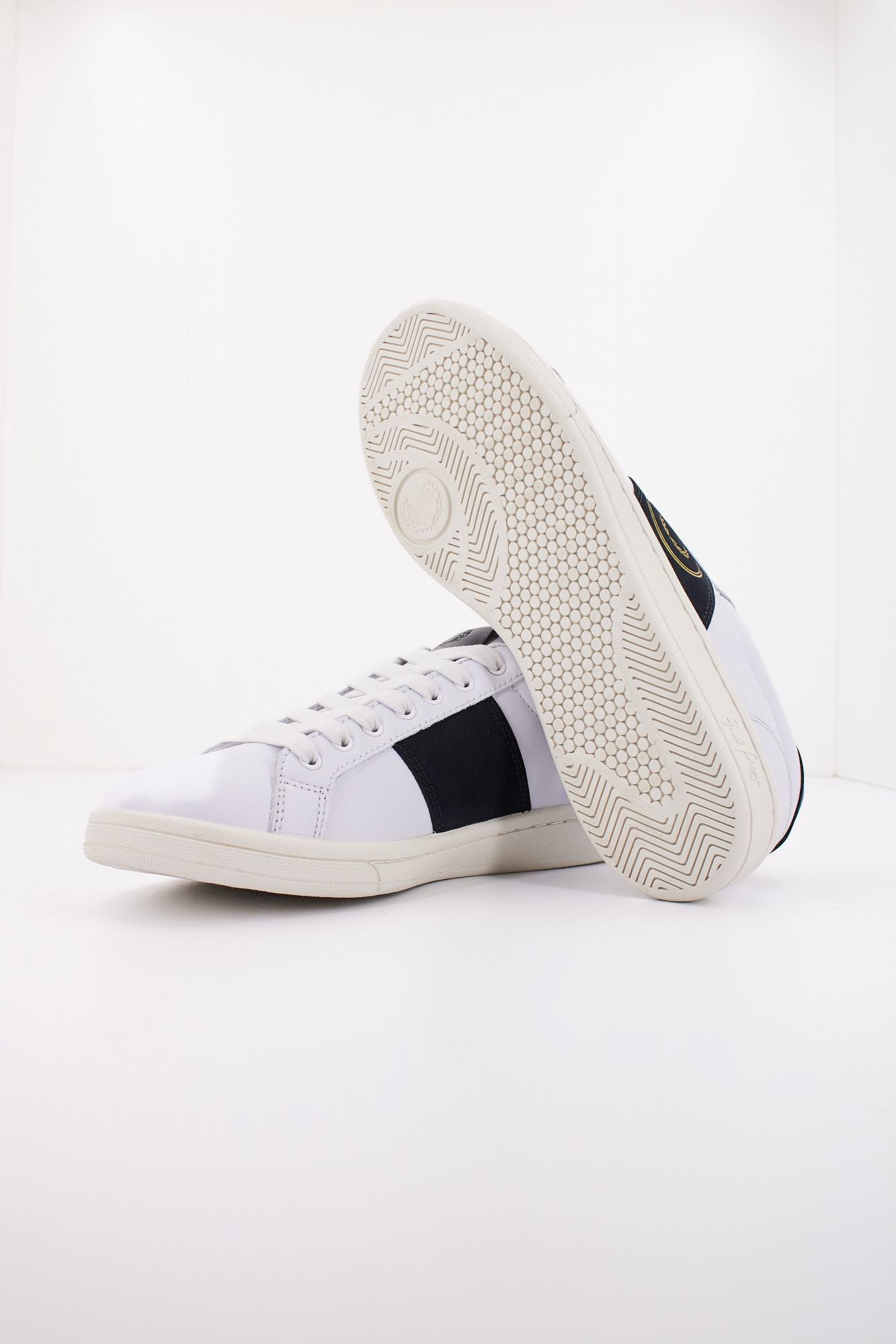 FRED PERRY B721 LEATHER/BRANDE en color BLANCO (4)