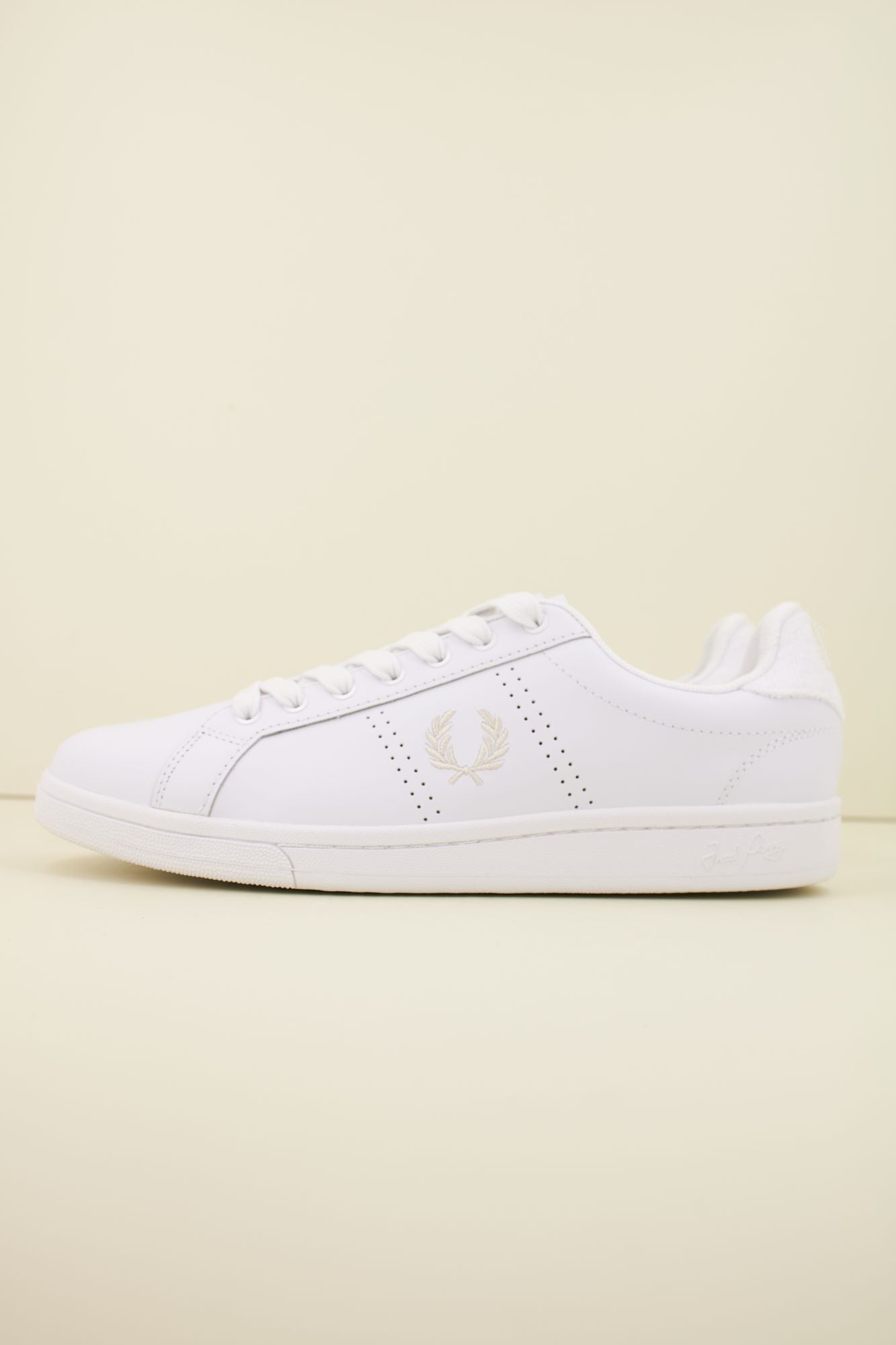 FRED PERRY B6333 en color BLANCO (1)