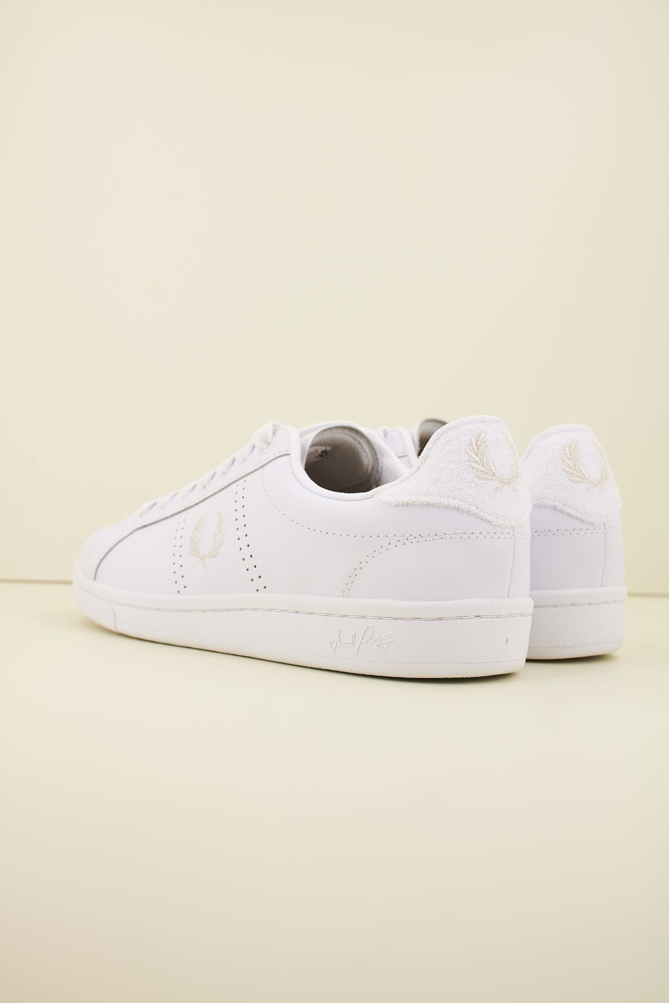 FRED PERRY B6333 en color BLANCO (3)