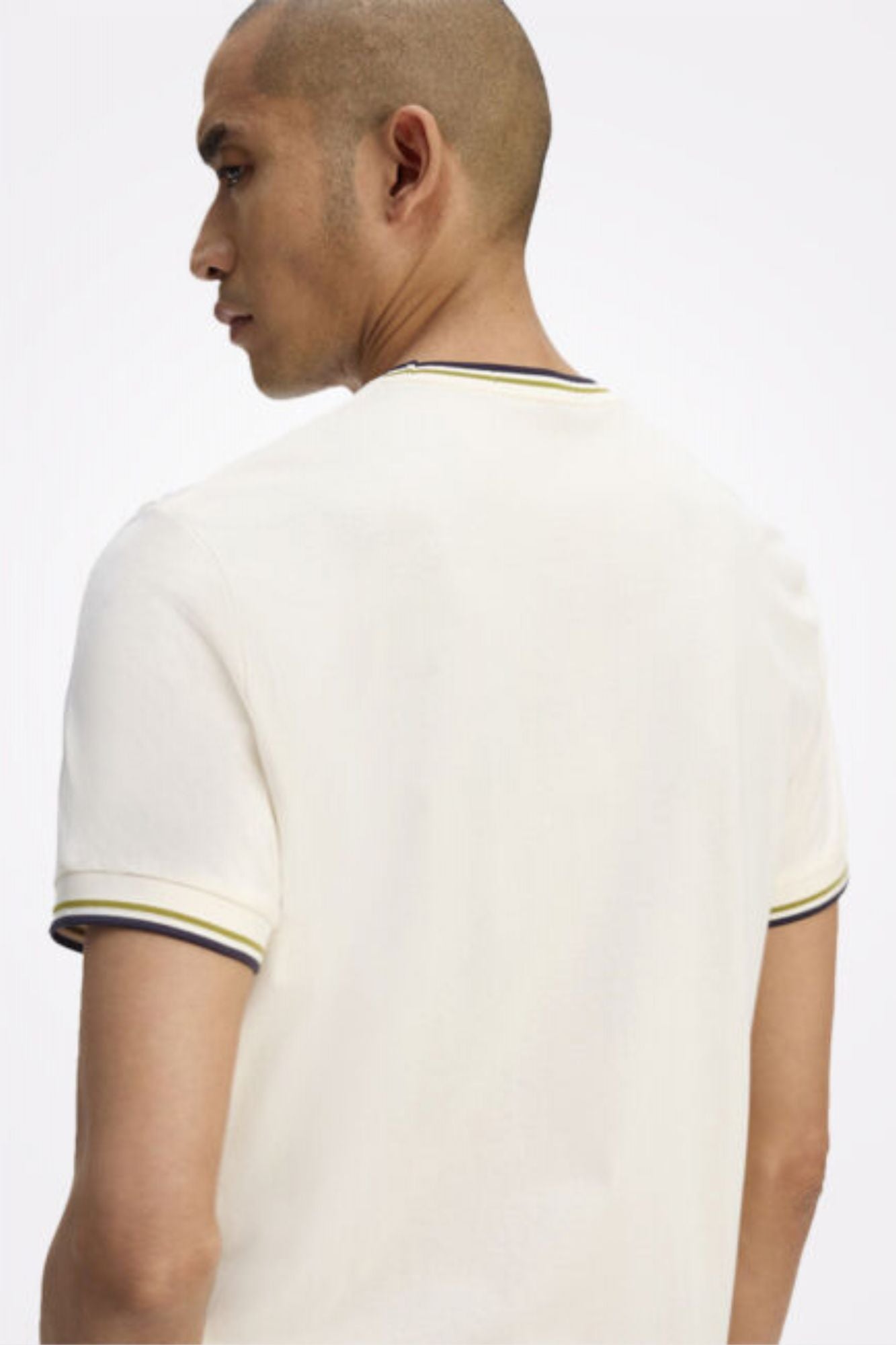 FRED PERRY TWIN TIPPED T-SHIRT en color BEIS (3)