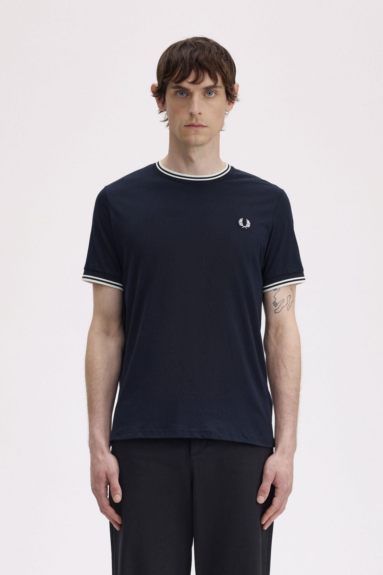 FRED PERRY TWIN TIPPED T-SHIRT en color AZUL (1)