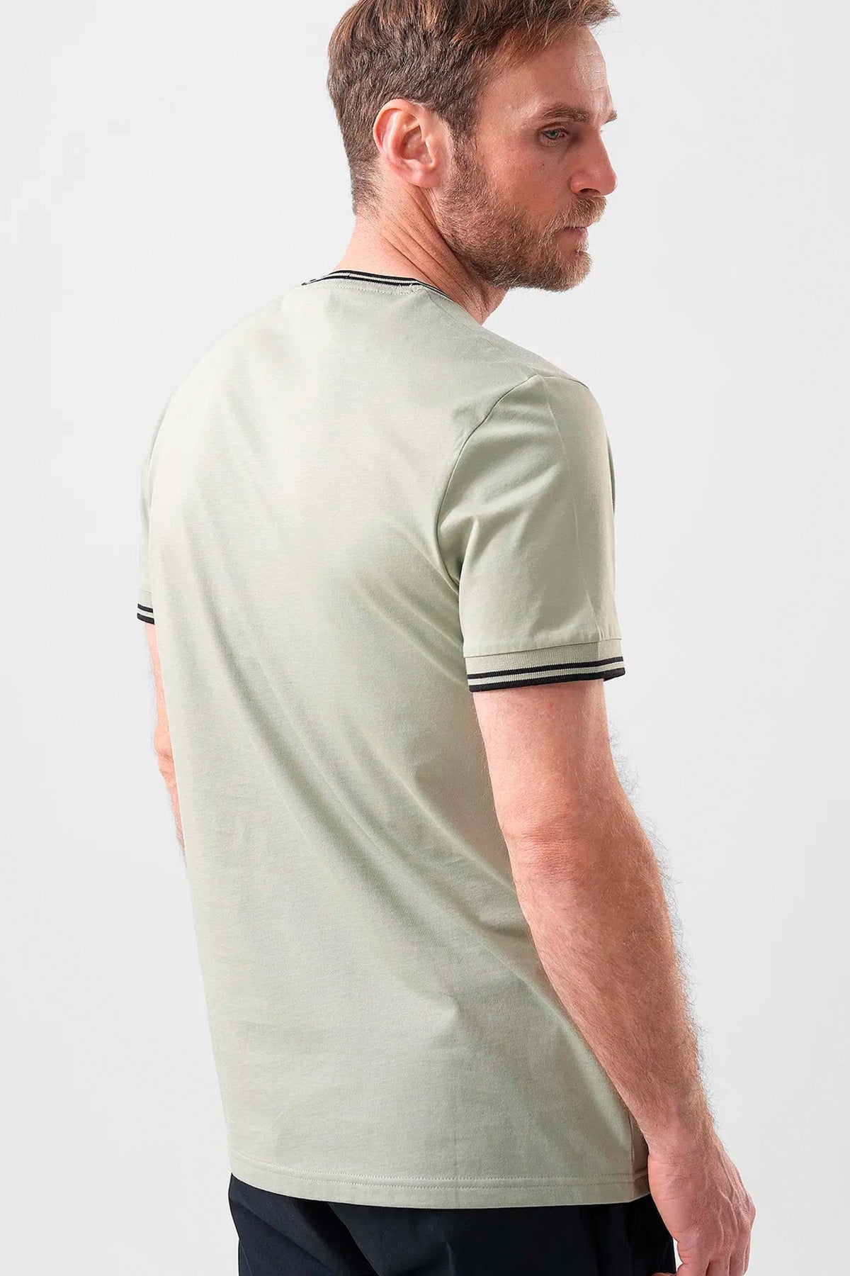 FRED PERRY TWIN TIPPED T-SHIRT en color VERDE (4)