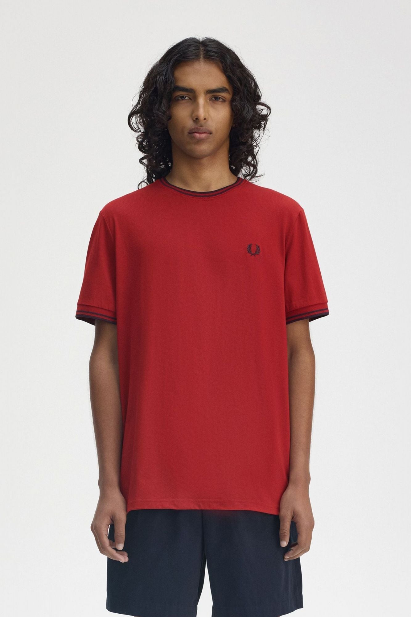 FRED PERRY TWIN TIPPED T-SHIRT en color ROJO (1)