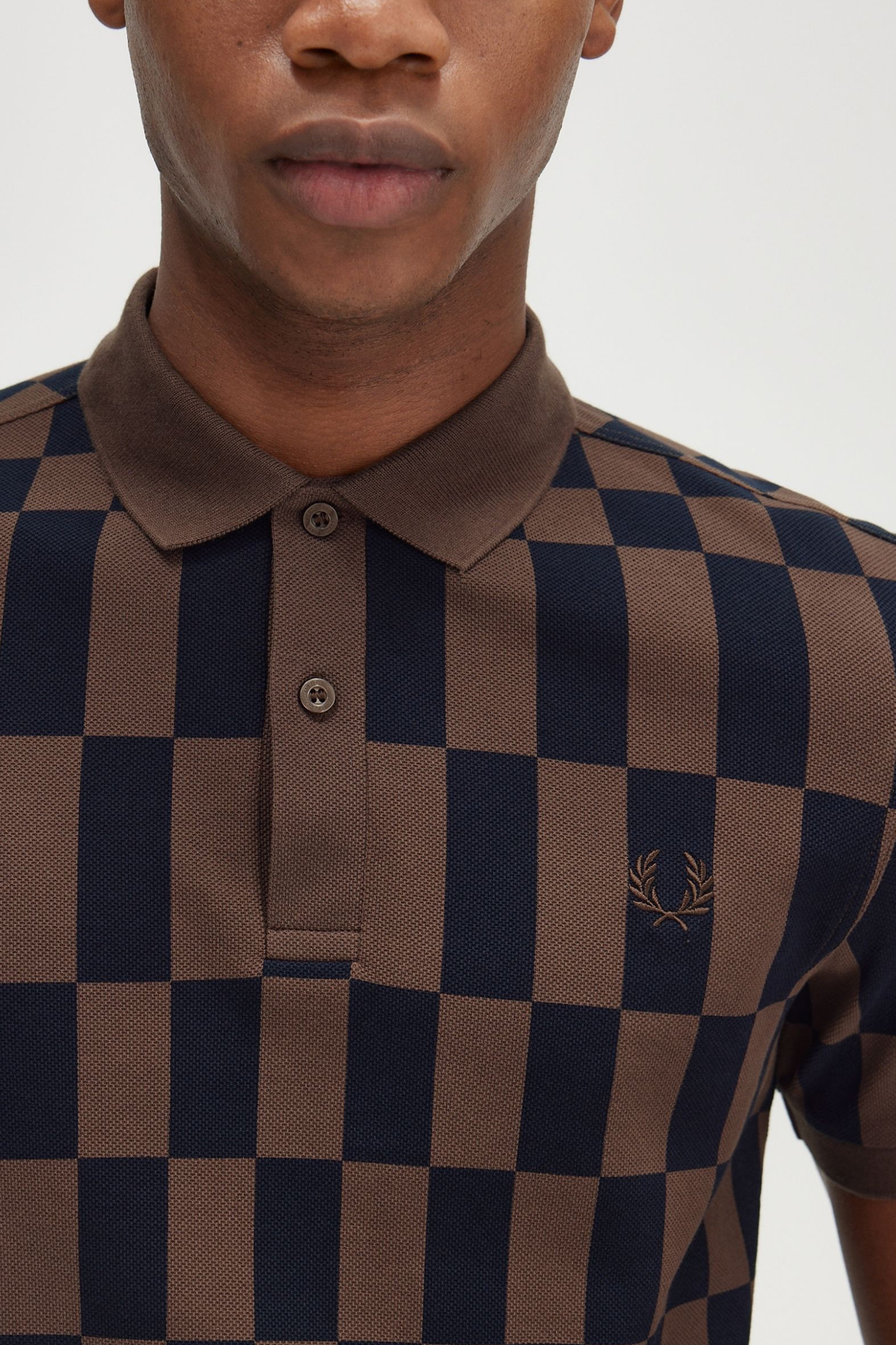 FRED PERRY M8613FP en color MARRON (4)