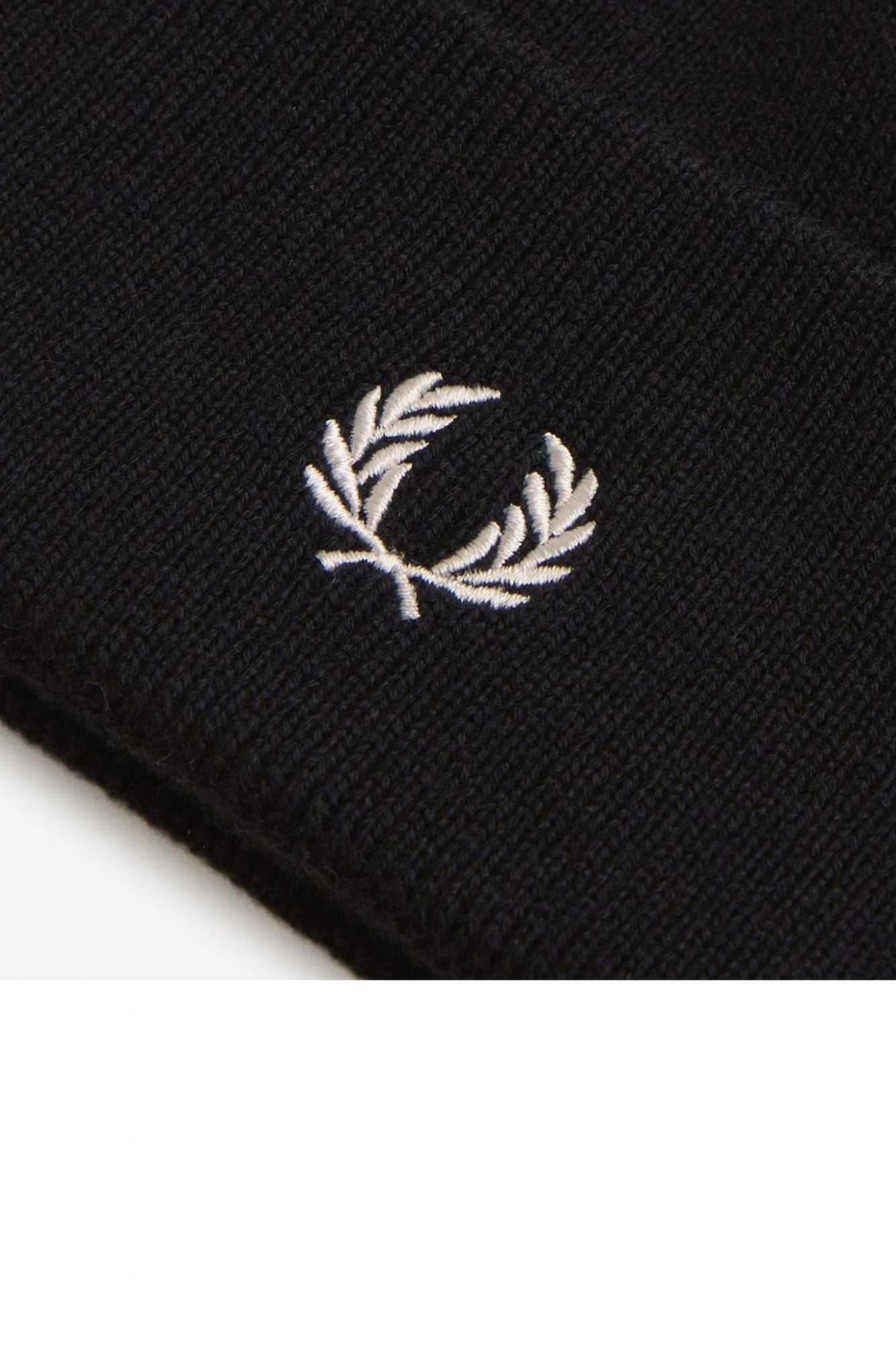 FRED PERRY CLASSIC BEANIE en color NEGRO (2)