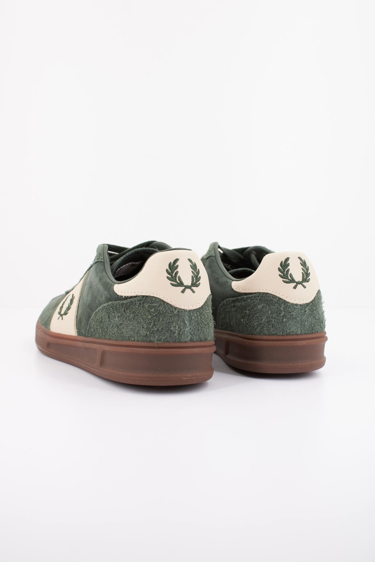 FRED PERRY SUEDE LEATHER en color VERDE (4)