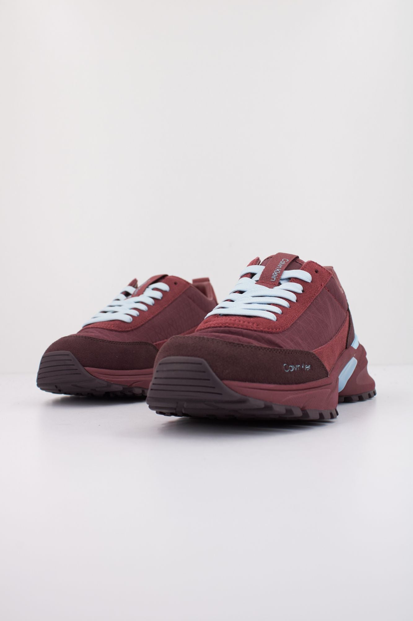 CALVIN KLEIN HIKE RUNNER CASUAL NY-SU en color BURDEOS (2)