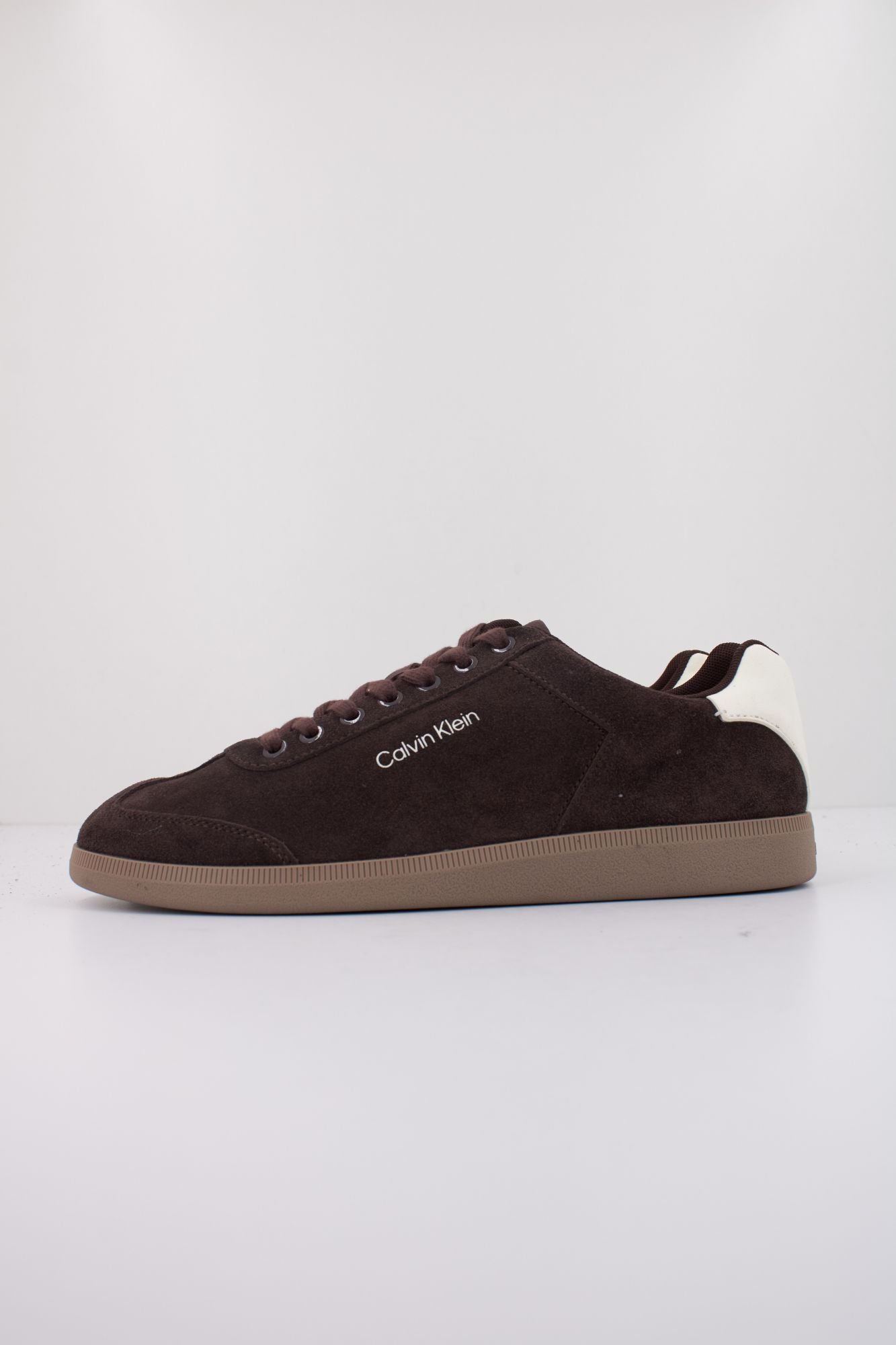 CALVIN KLEIN LOW CUPSOLE LACEUP SU en color MARRON (1)