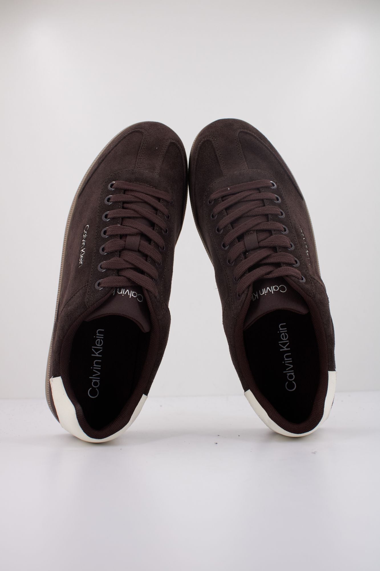 CALVIN KLEIN LOW CUPSOLE LACEUP SU en color MARRON (3)