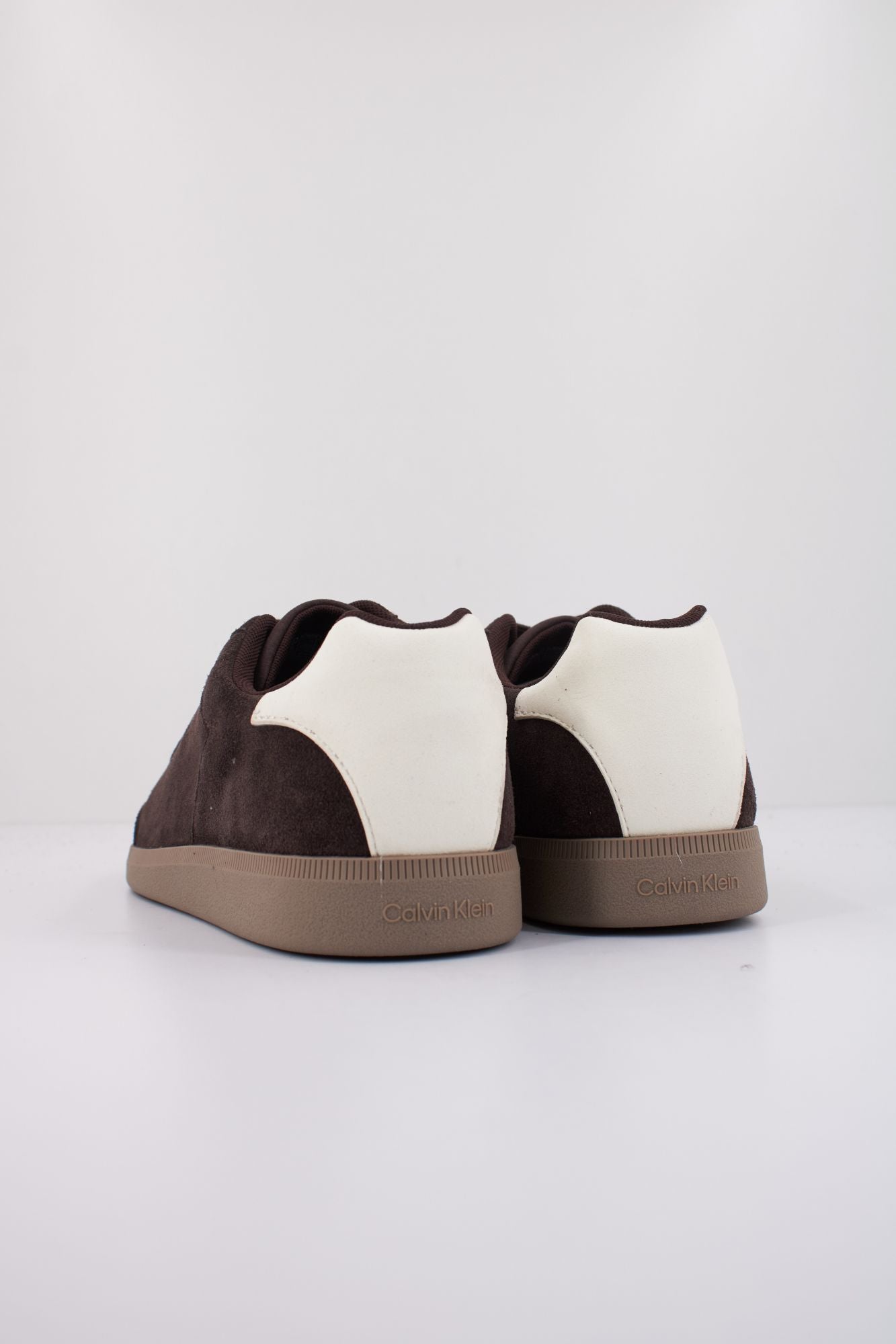 CALVIN KLEIN LOW CUPSOLE LACEUP SU en color MARRON (4)