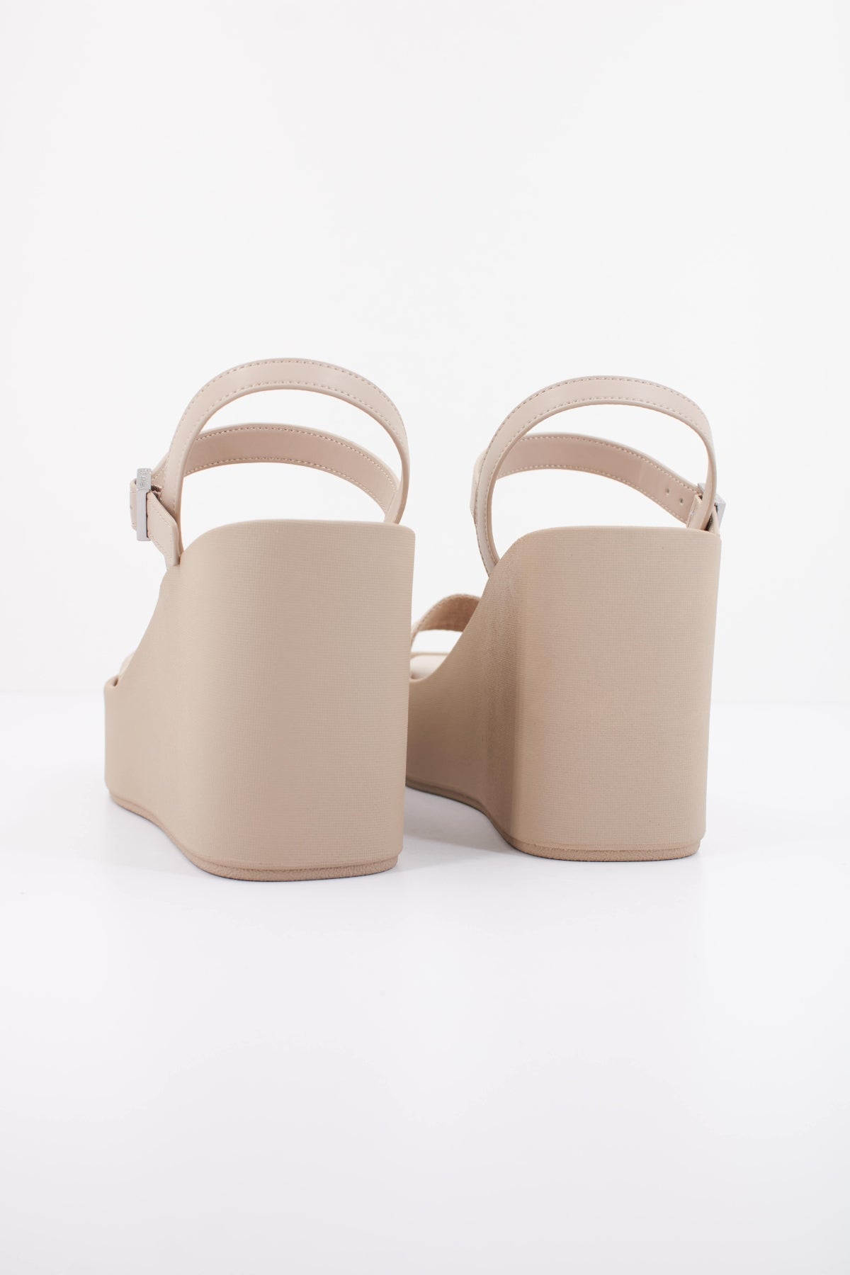 CALVIN KLEIN WEDGE 70 SNDL WEBBING LT en color BEIS (4)