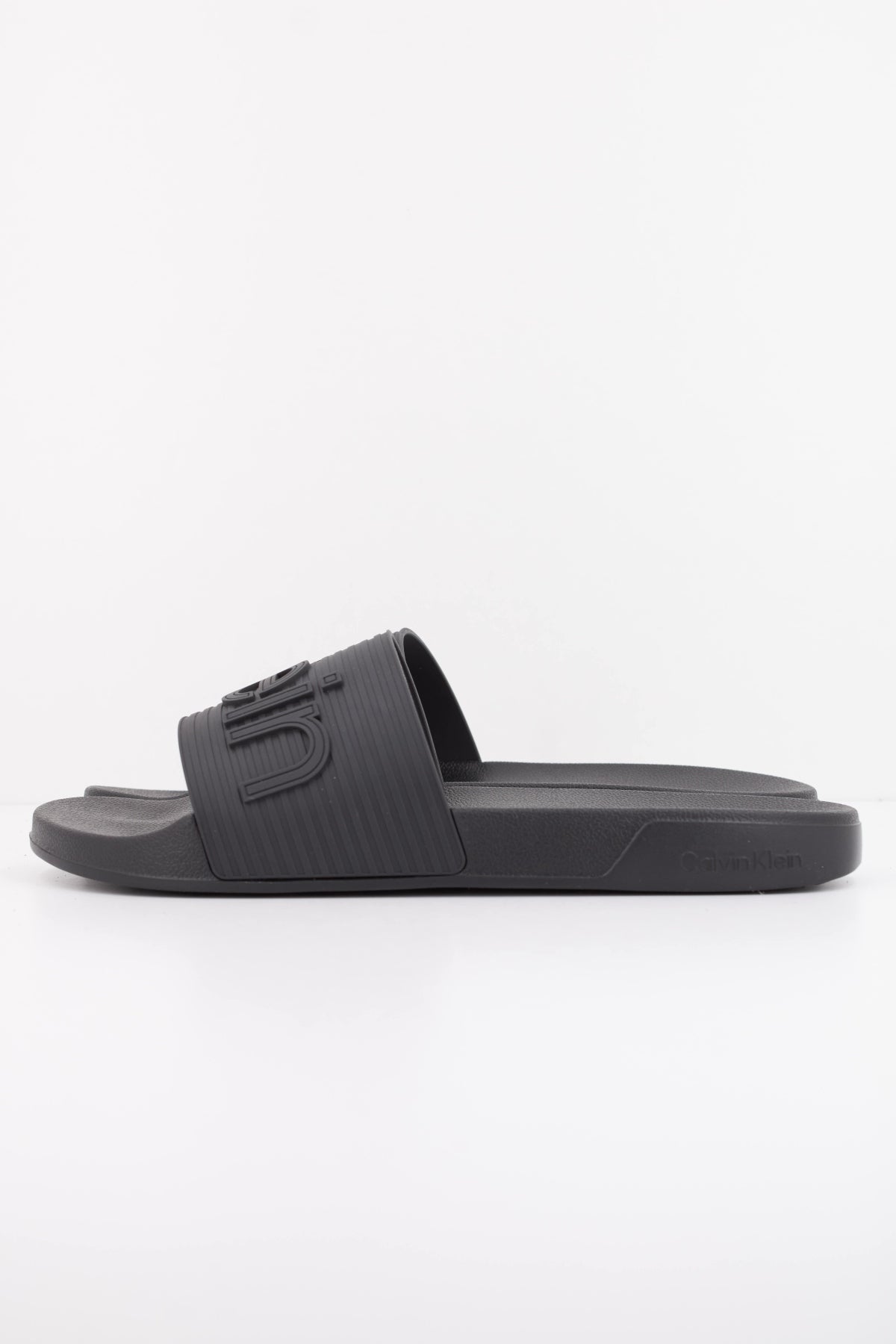 CALVIN KLEIN ESS SLIDE TEXTURE en color NEGRO (1)