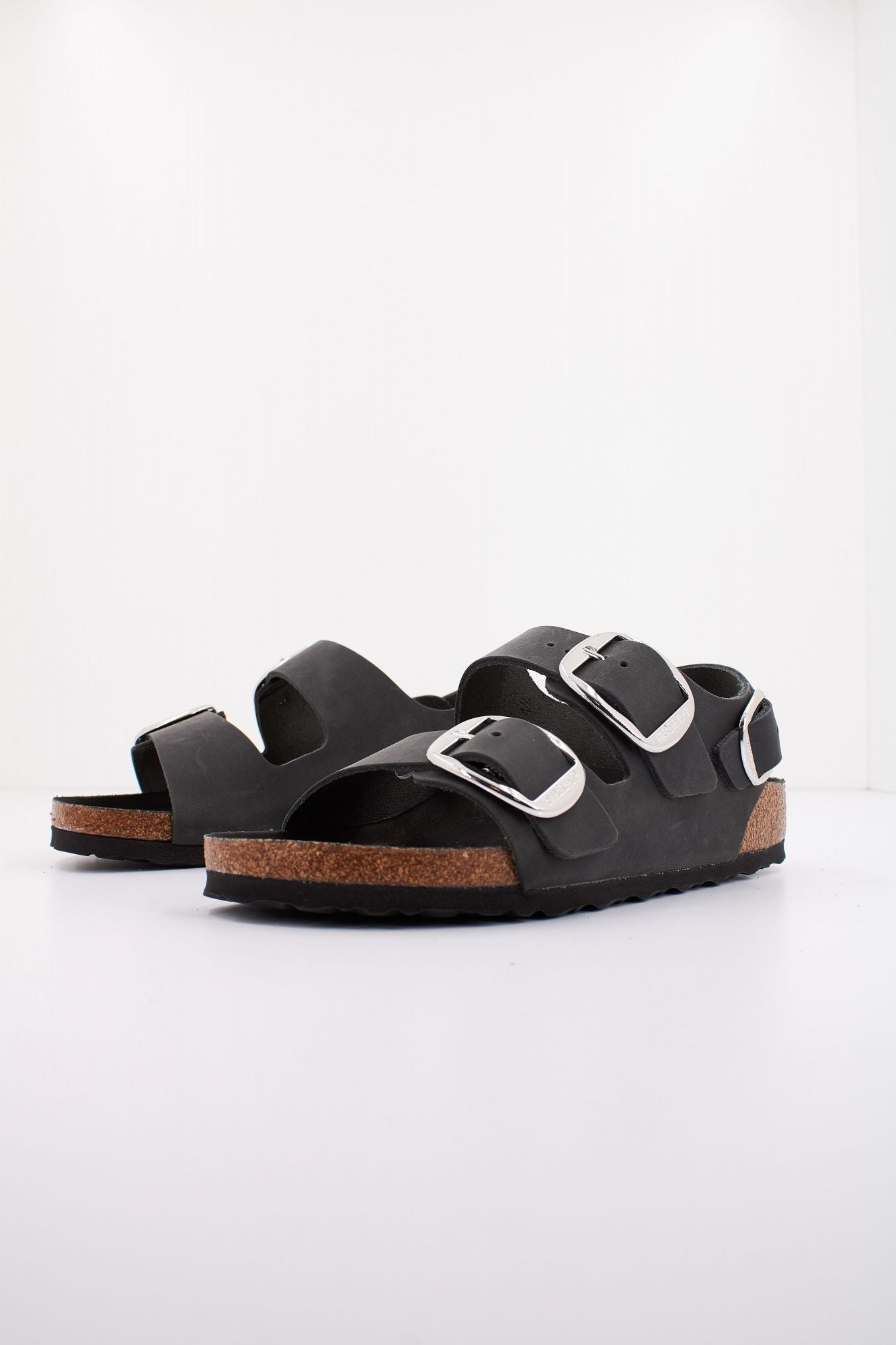 BIRKENSTOCK MILANO BIG BUCKLE OILED L en color NEGRO (2)