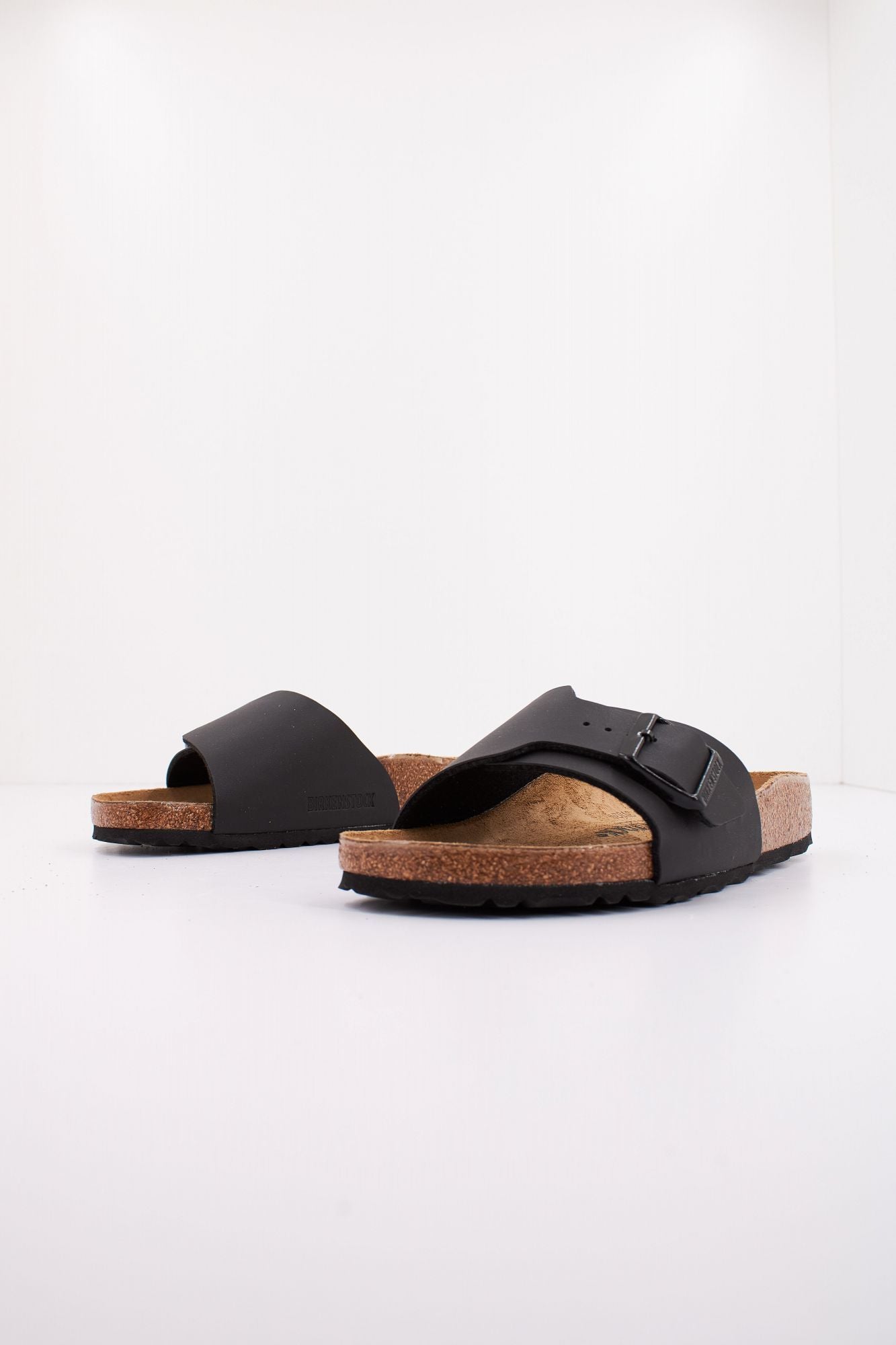 BIRKENSTOCK CATALINA BS BIRKO-FLOR en color NEGRO (2)