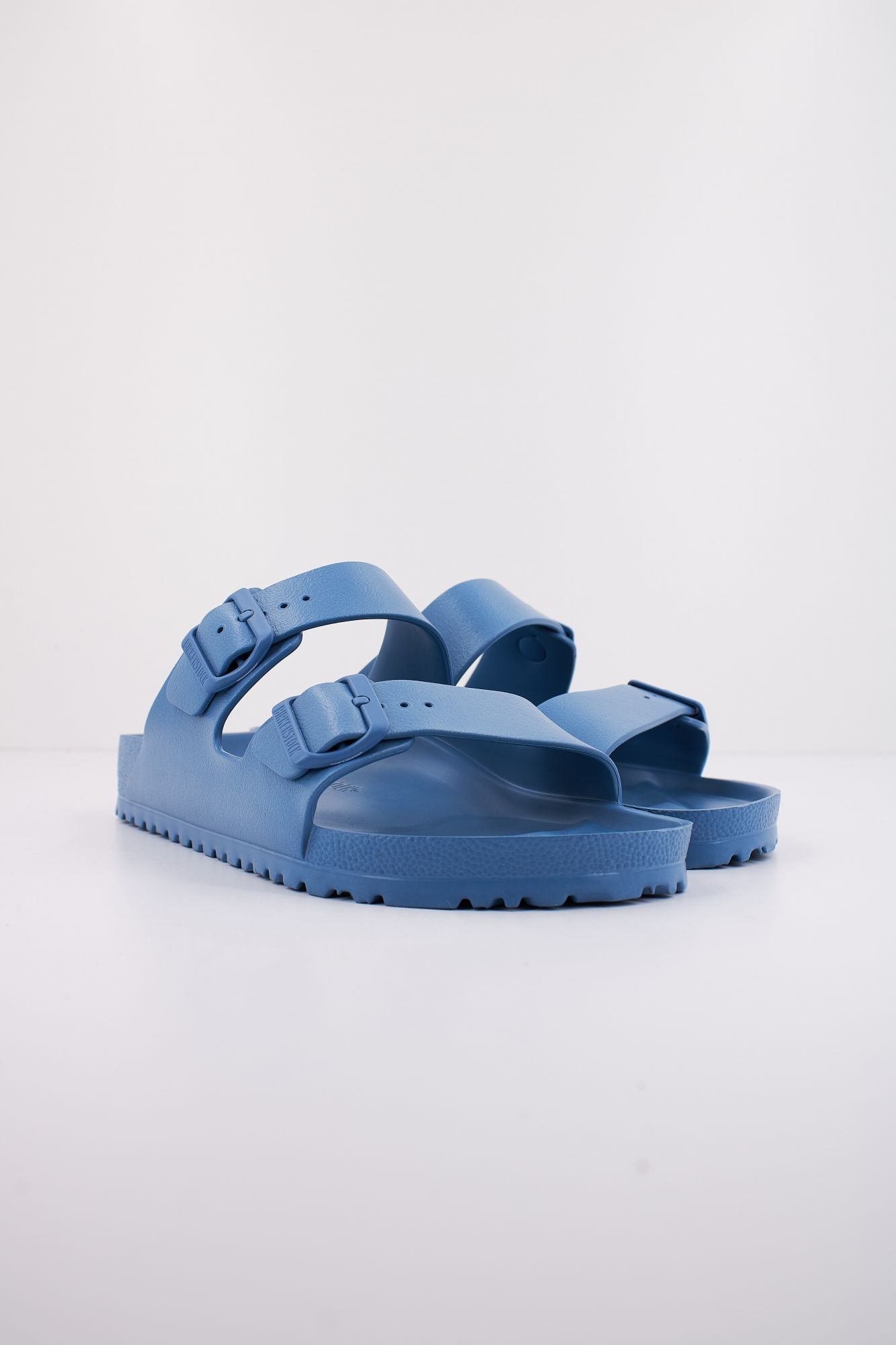 BIRKENSTOCK ARIZONA ESSENTIALS EVA en color AZUL (2)