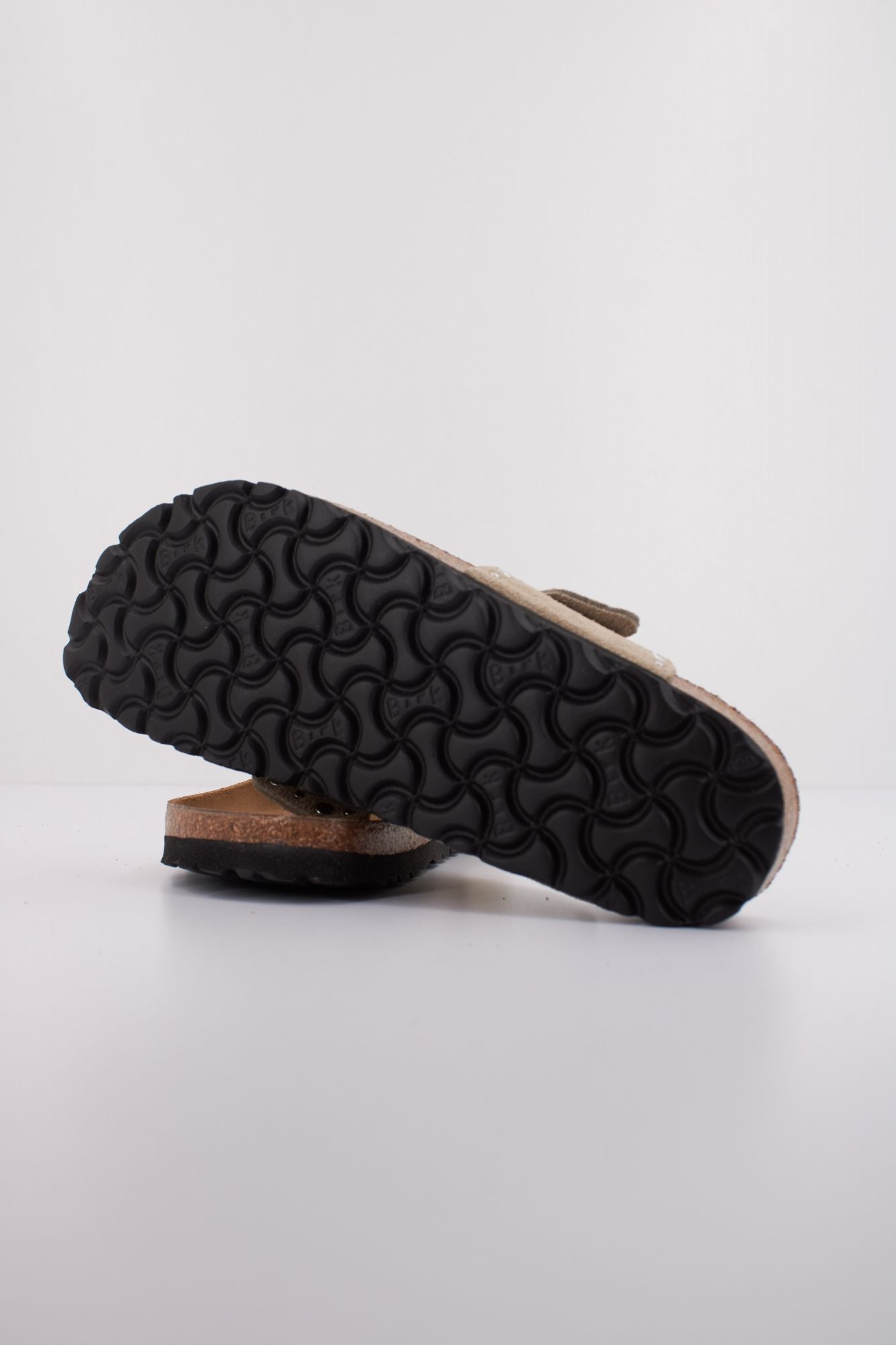 BIRKENSTOCK GIZEH RIVET BORDER en color MARRON CLARO (5)