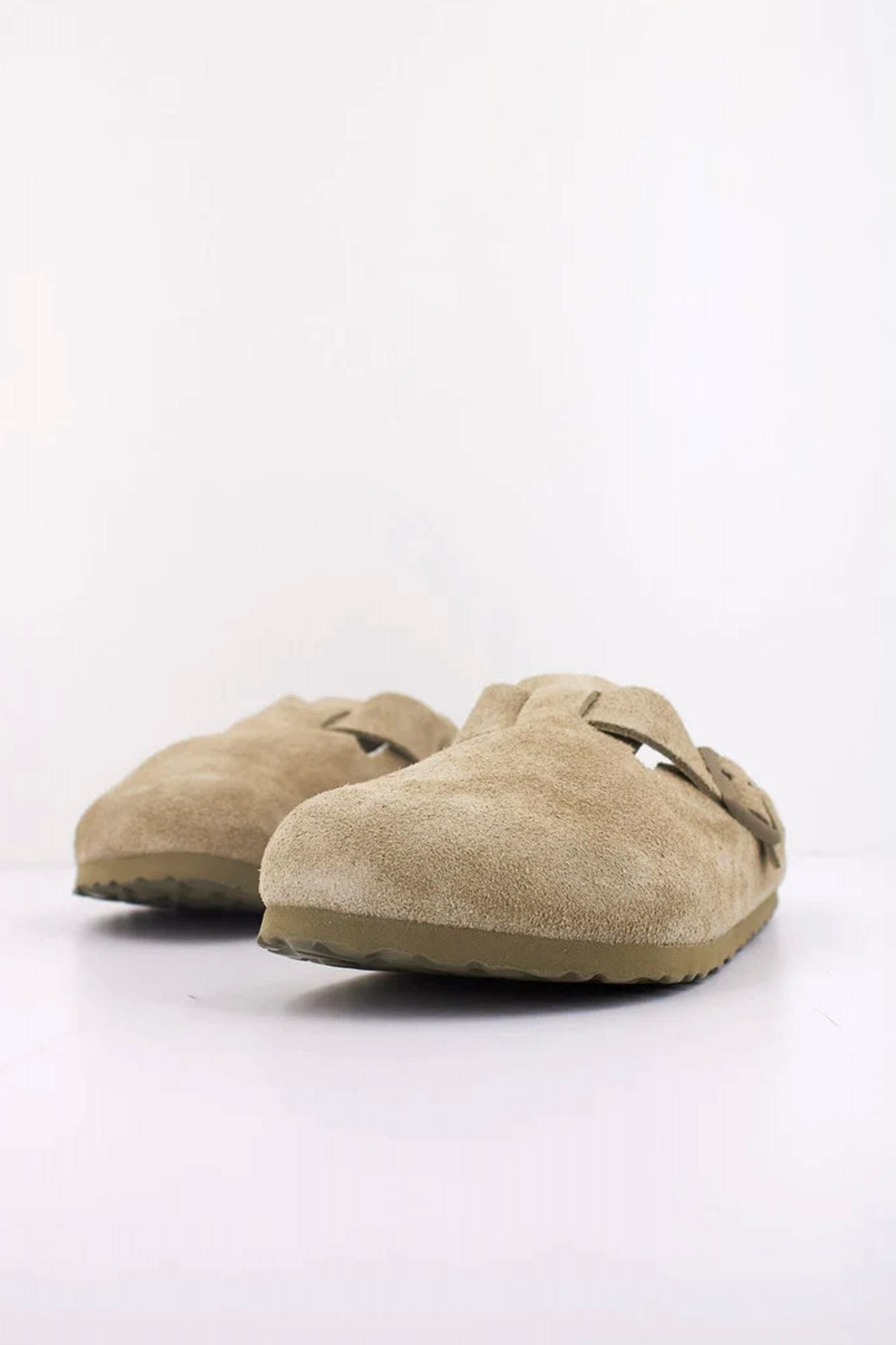 BIRKENSTOCK BOSTON LEVE en color VERDE (2)