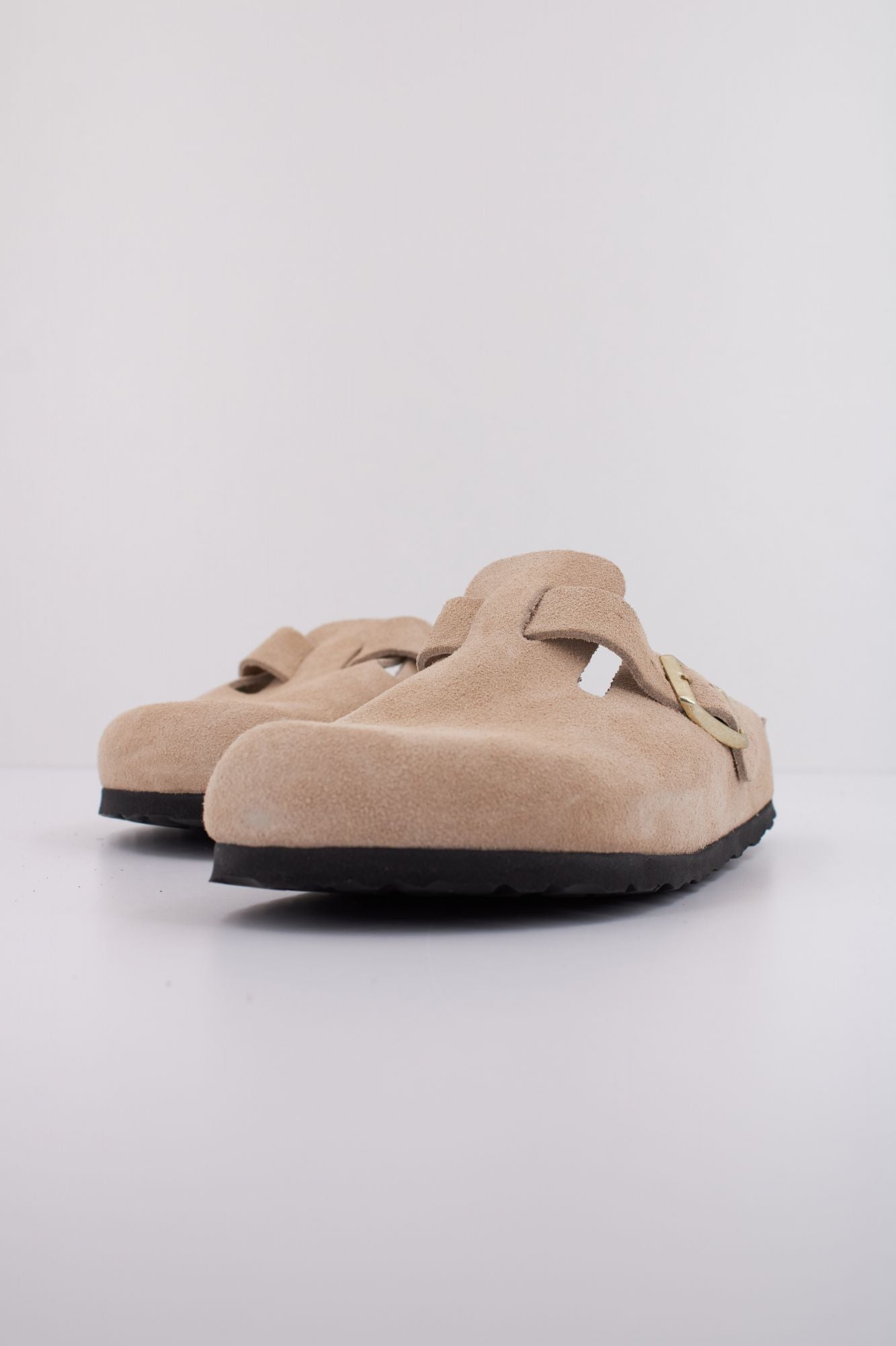 BIRKENSTOCK BOSTON BS en color BEIS (2)