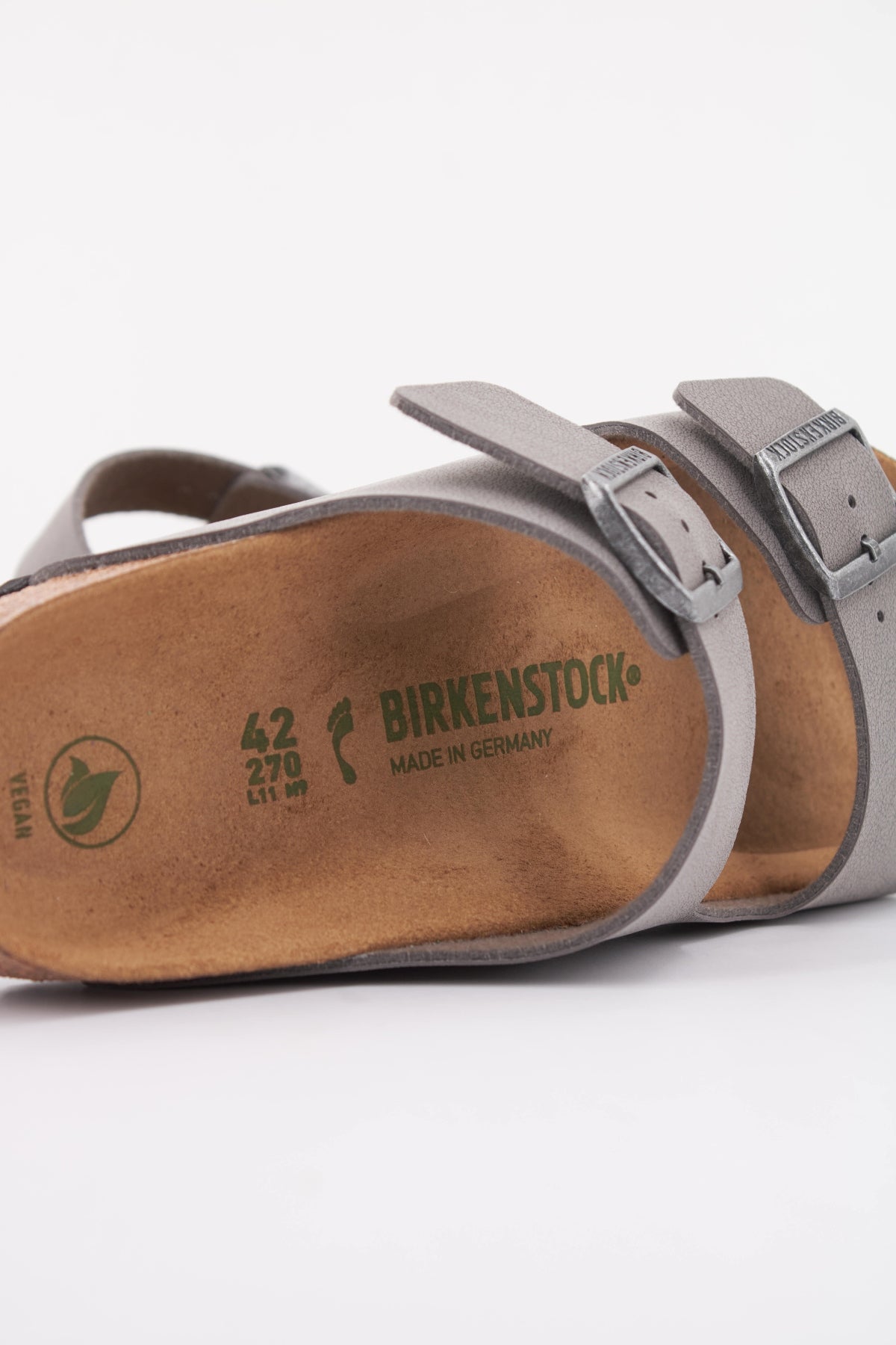 BIRKENSTOCK ARIZONA VEGAN BIRKIBUC en color GRIS (5)
