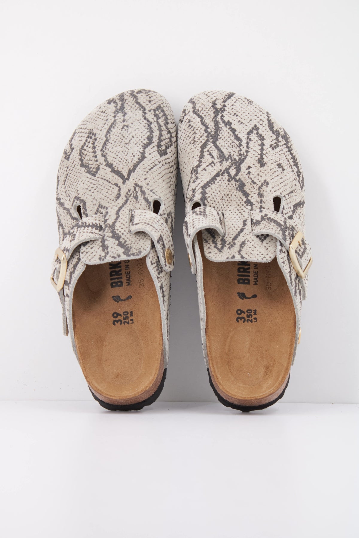 BIRKENSTOCK BOSTON RIVET LOGO SUEDE en color ANIMAL PRINT (3)