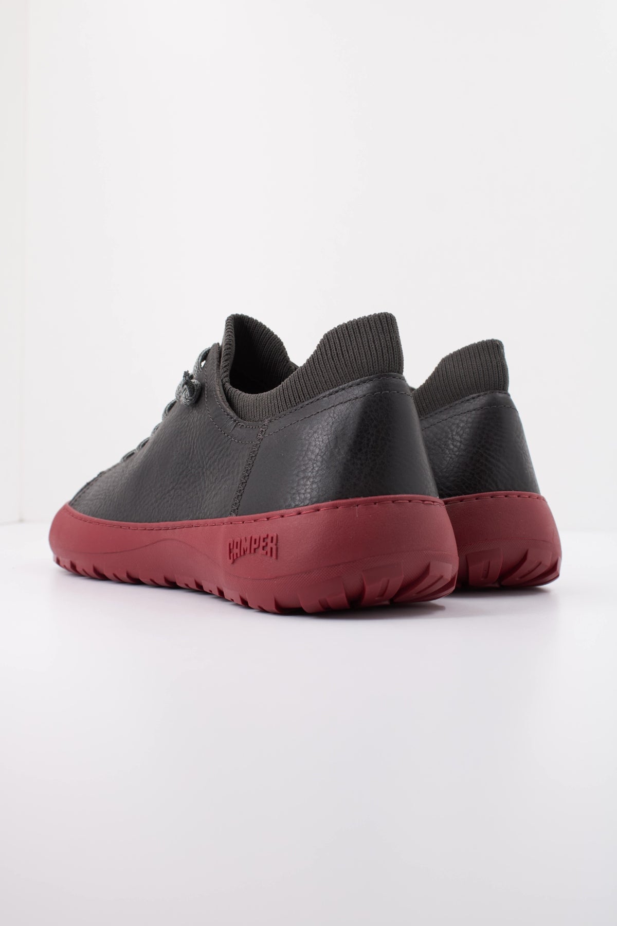 CAMPER HOWDY en color NEGRO (4)