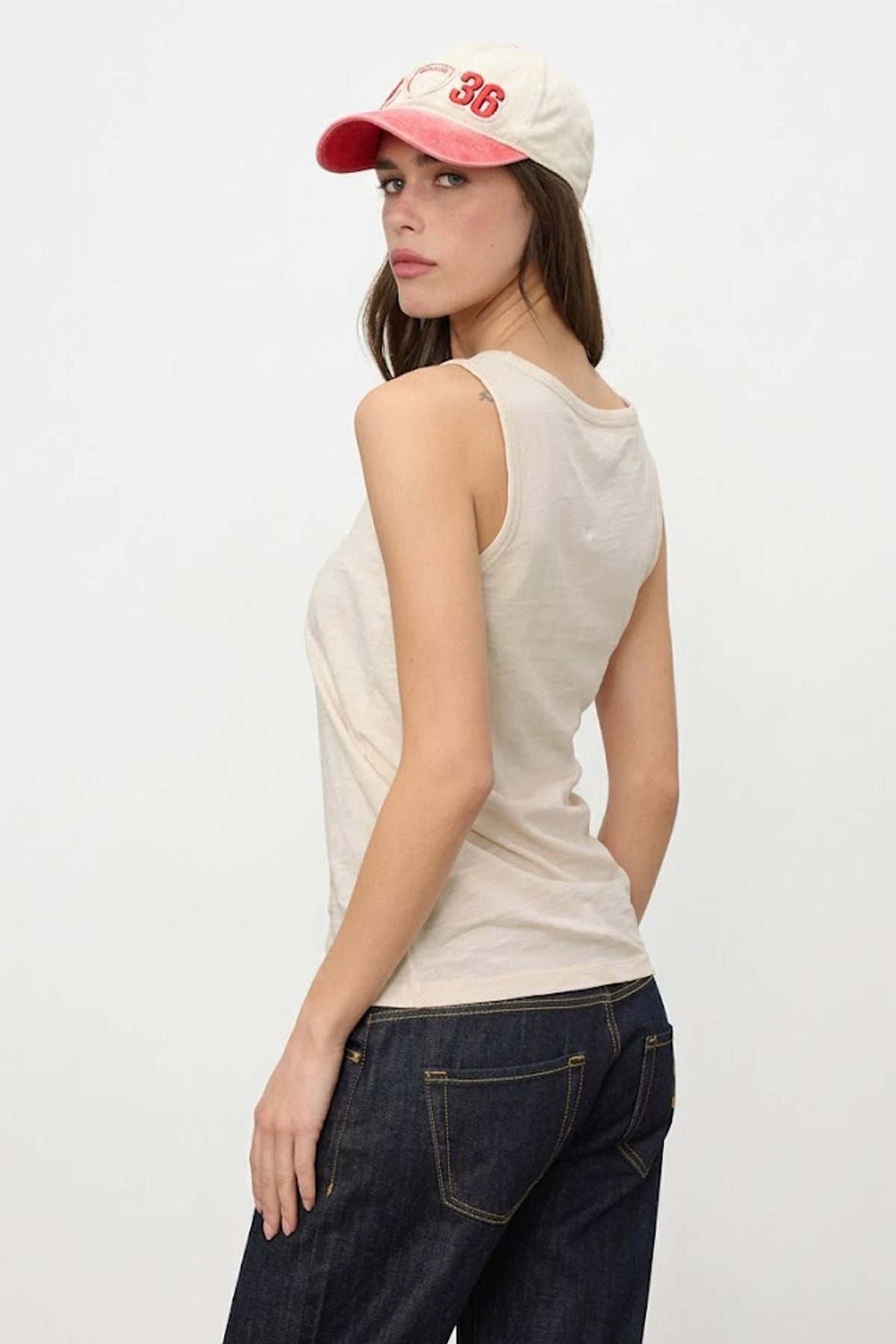 BLAUER CAMISETA TIRANTES BLAG en color BEIS (2)