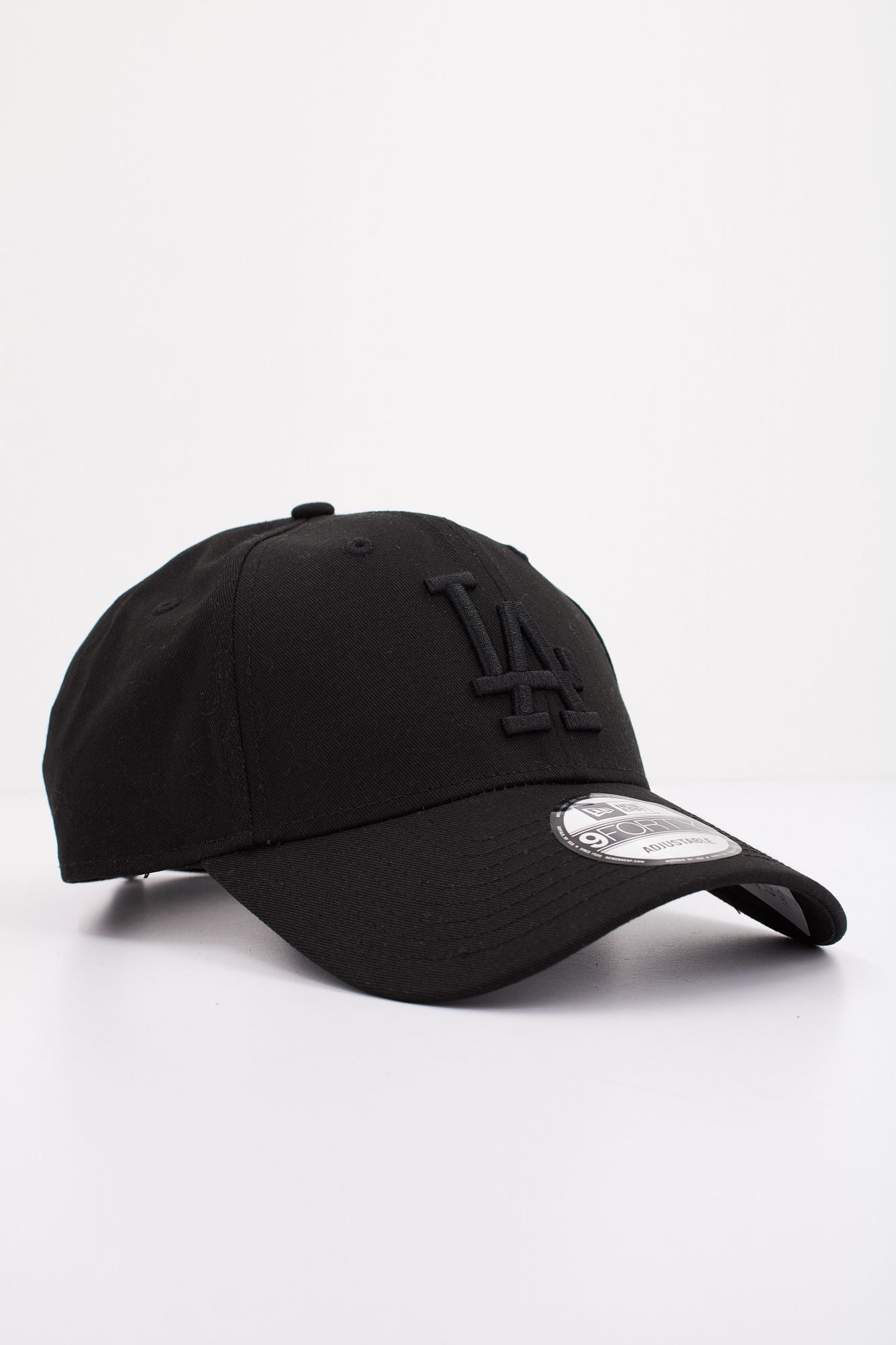 NEW ERA LEAGUE ESSENTIAL 940 LOS en color NEGRO (2)