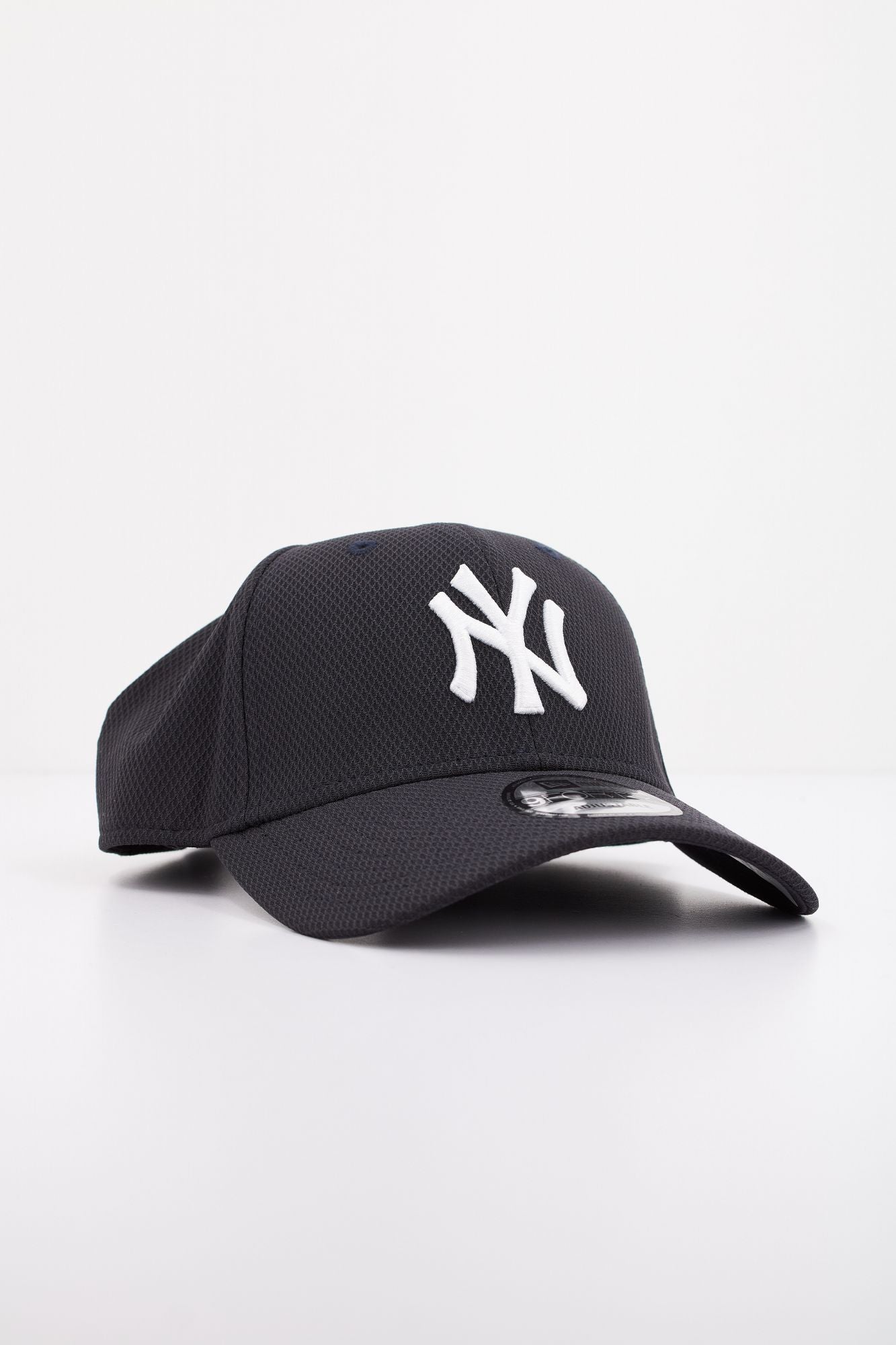 NEW ERA DIAMND ERA ESS en color NEGRO (2)