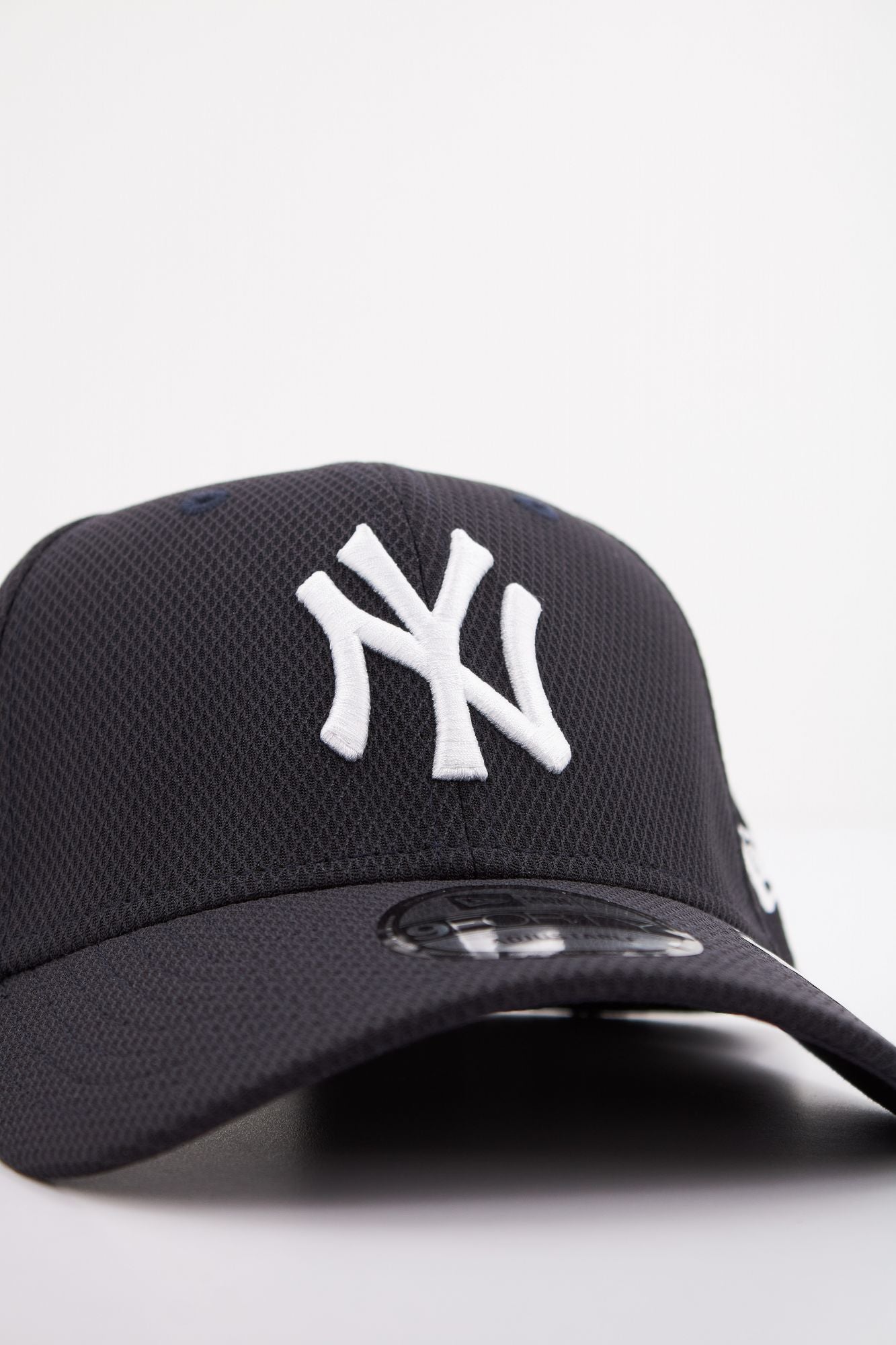 NEW ERA DIAMND ERA ESS en color NEGRO (4)