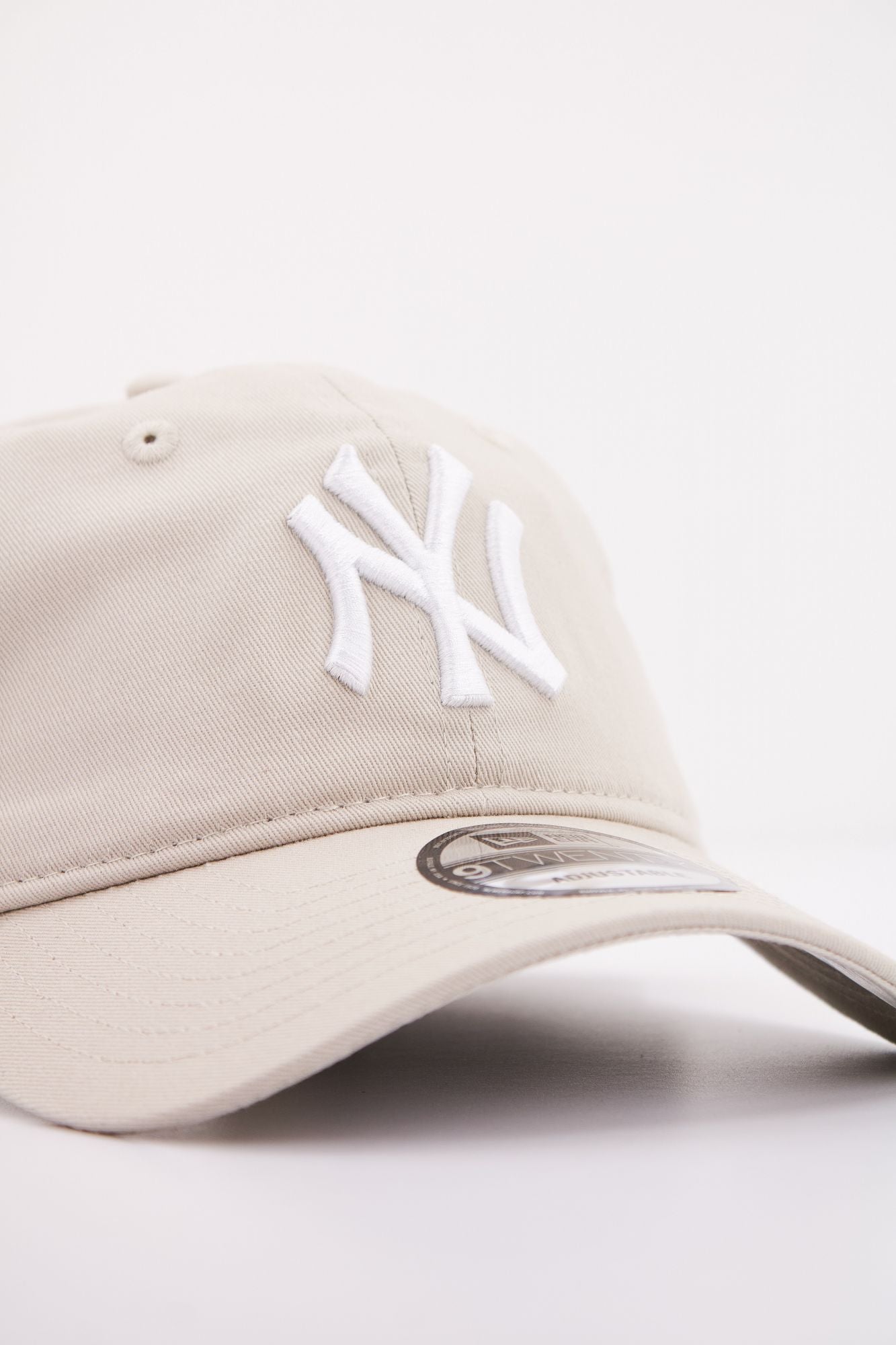 NEW ERA LEAGUE ESS 9TWENTY en color BEIS (4)