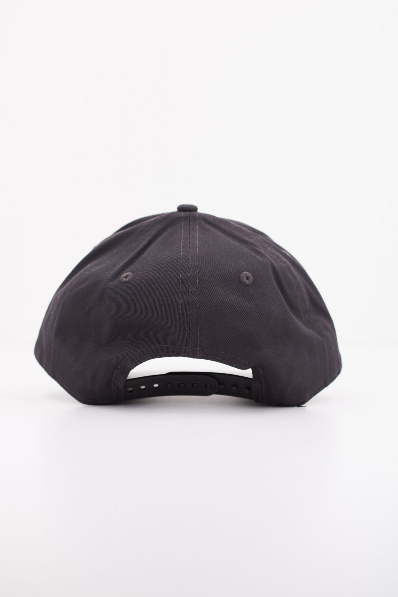NEW ERA MCLAREN FLAWLESS 9FORTY en color GRIS (3)