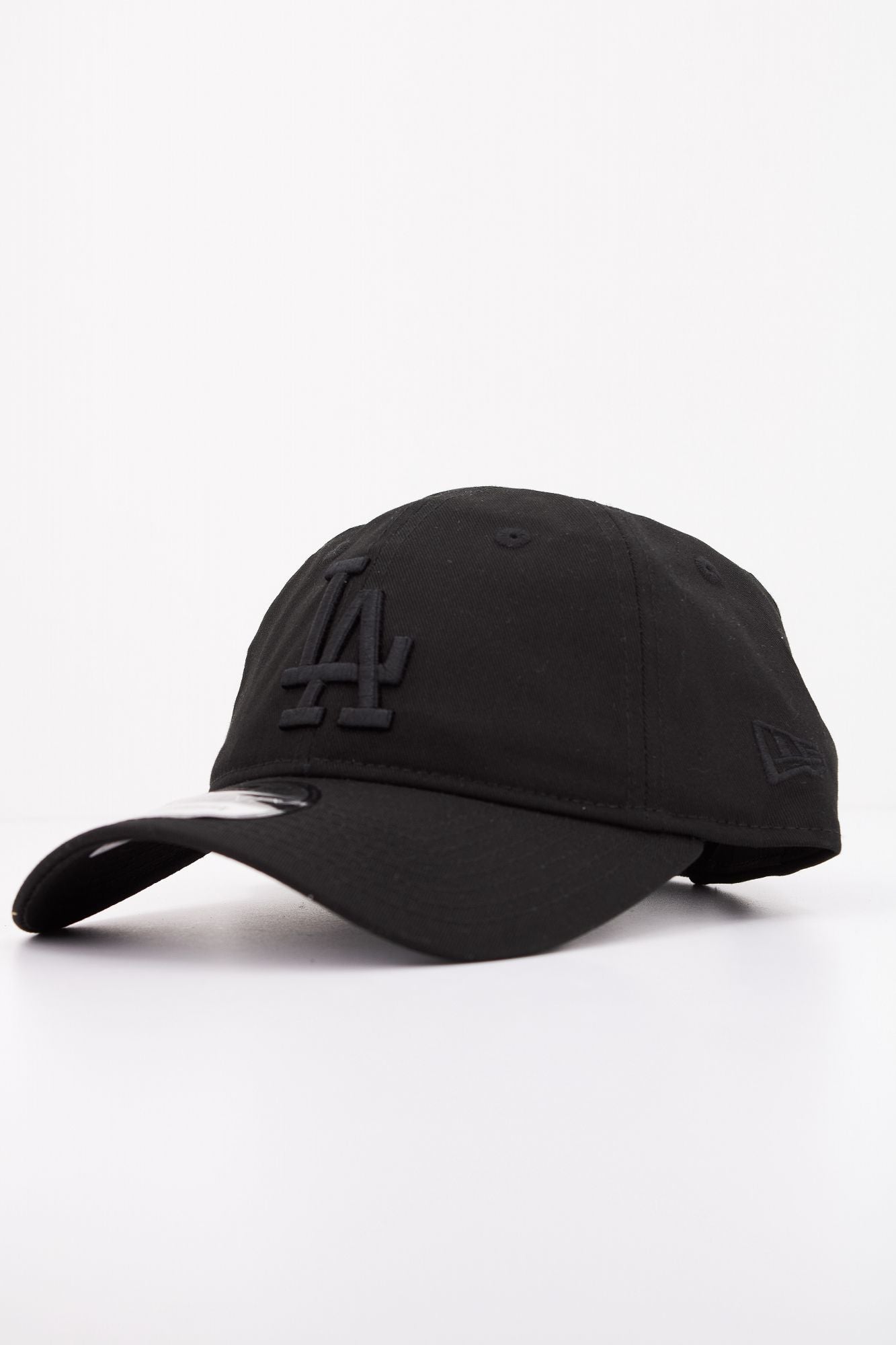 NEW ERA NOS LEAGUE ESS en color NEGRO (2)