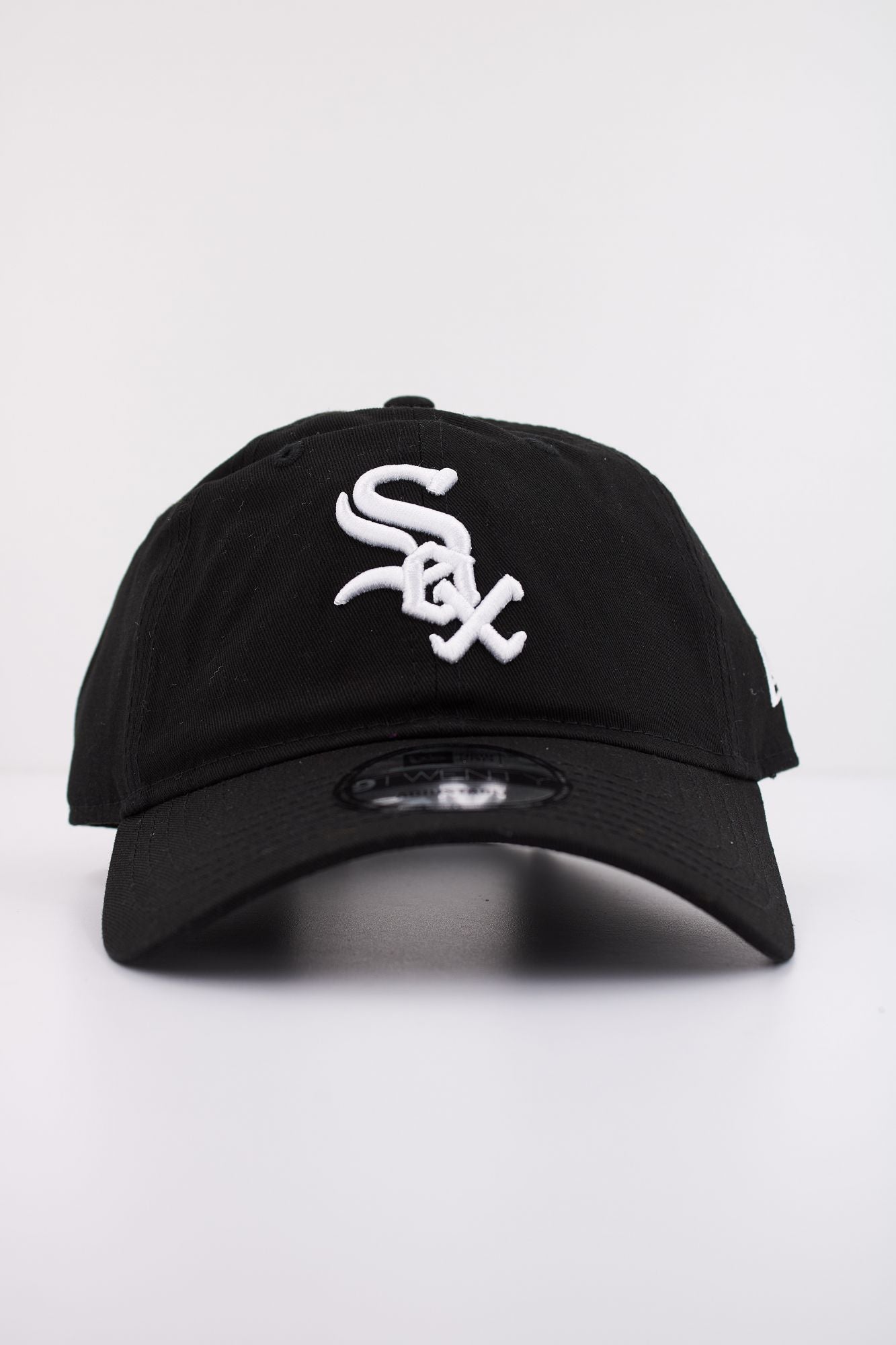 NEW ERA LEAGUE ESSENTIAL 9T OSFM en color NEGRO (1)
