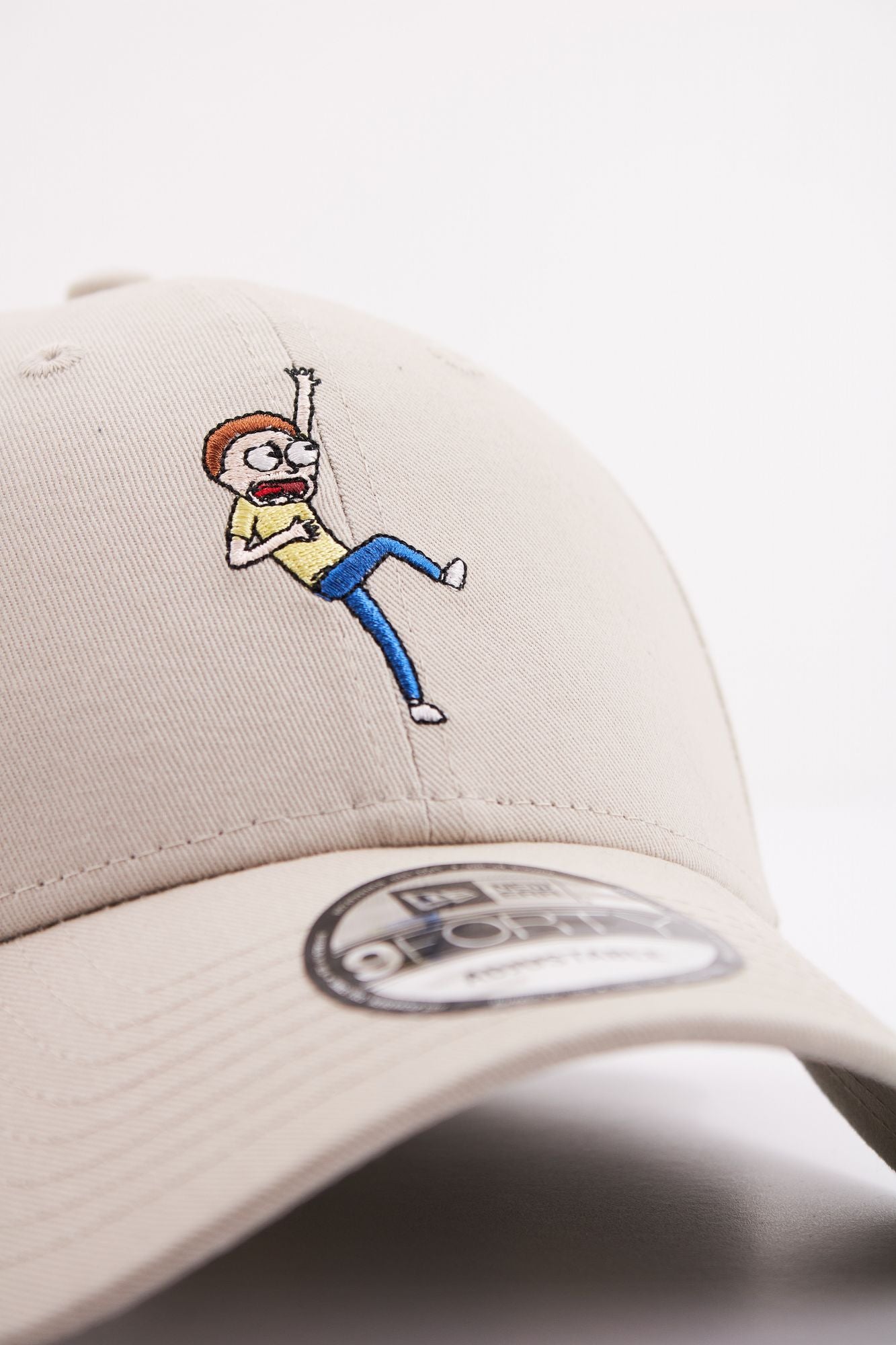 NEW ERA RICK AND MORTY en color BEIS (4)