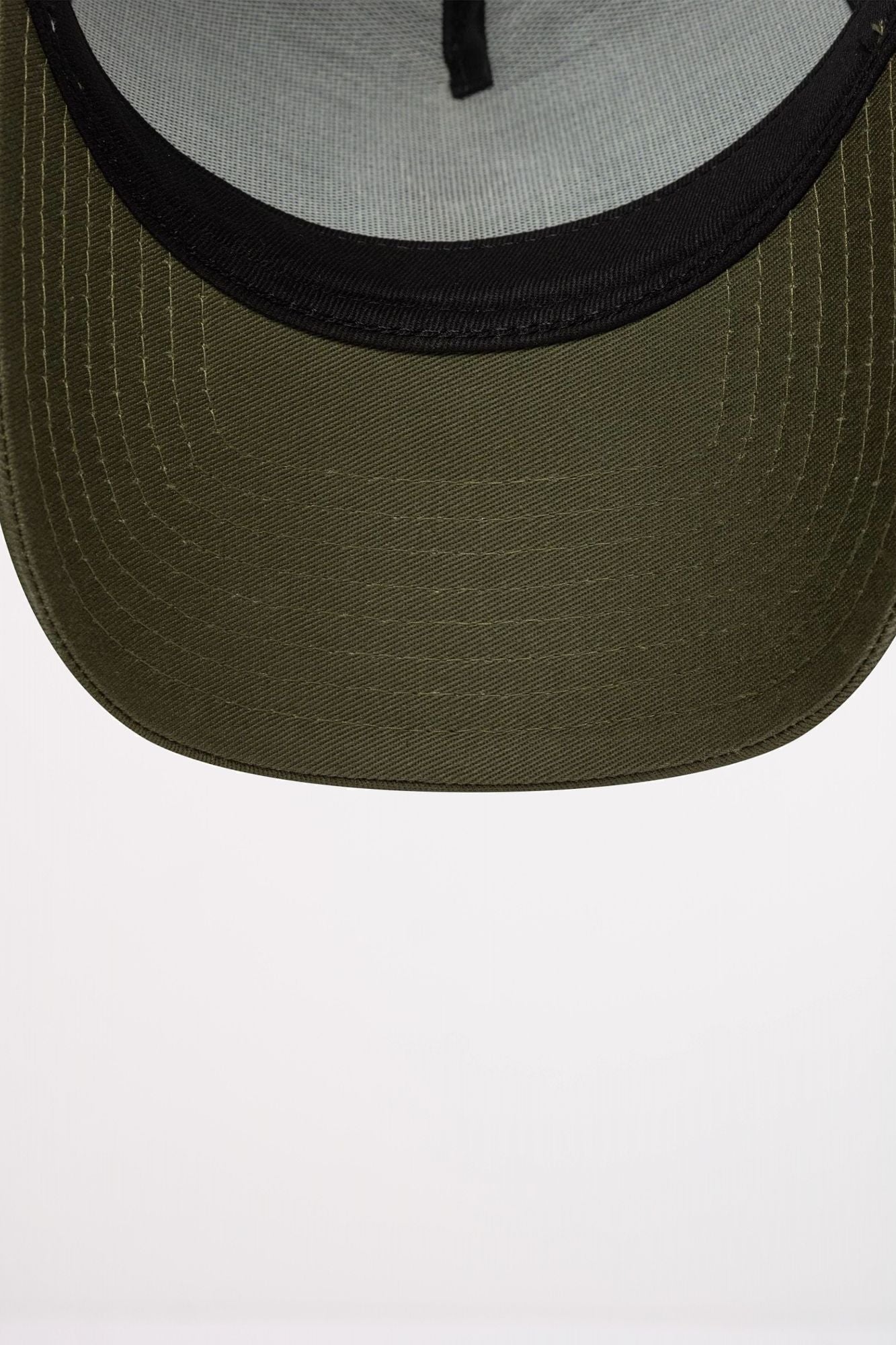 NEW ERA NEW YORK YANKEES MLB LEAGUE ESSENTIAL 9FORTY TRUCKER E-FRAME en color VERDE (5)