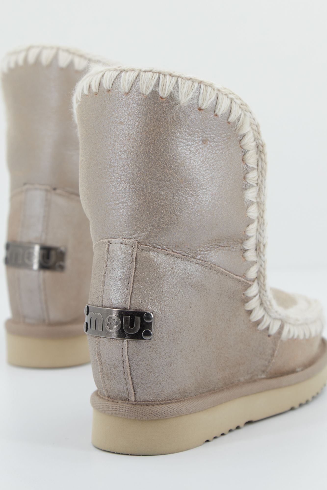 MOU ESKIMO INNER WEDGE SHORT en color MARRON CLARO (3)